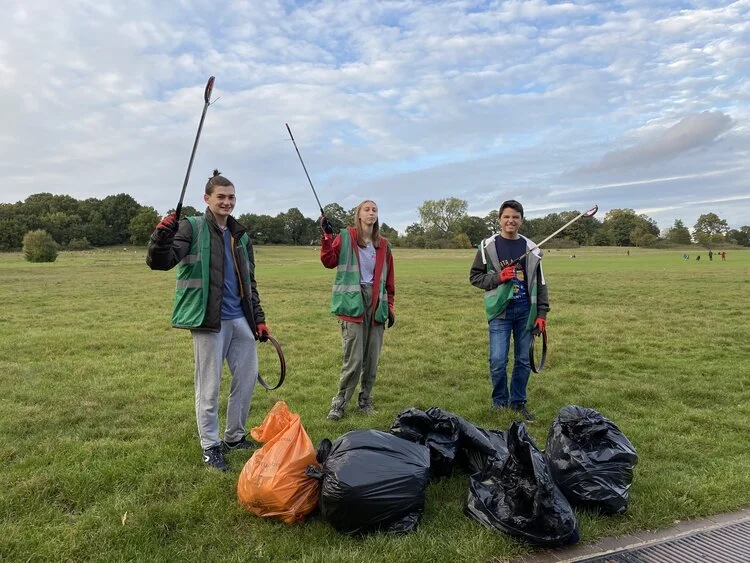 litter picking volunteers