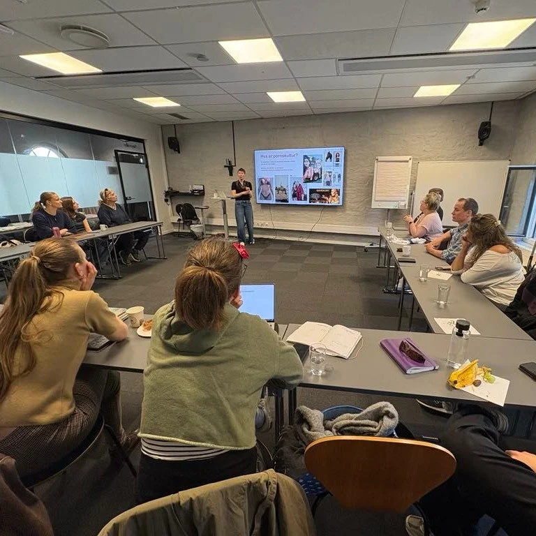 P&aring; l&oslash;rdag var 20 aktiviser samlet til aktivistworkshop i Oslo. Sammen arbeidet vi fram gode ideer som n&aring; skal arbeides videre med fram mot 12. juni. Den 12. juni blir det nasjonal aksjonsdag, og vi inviterer deg til &aring; bli med