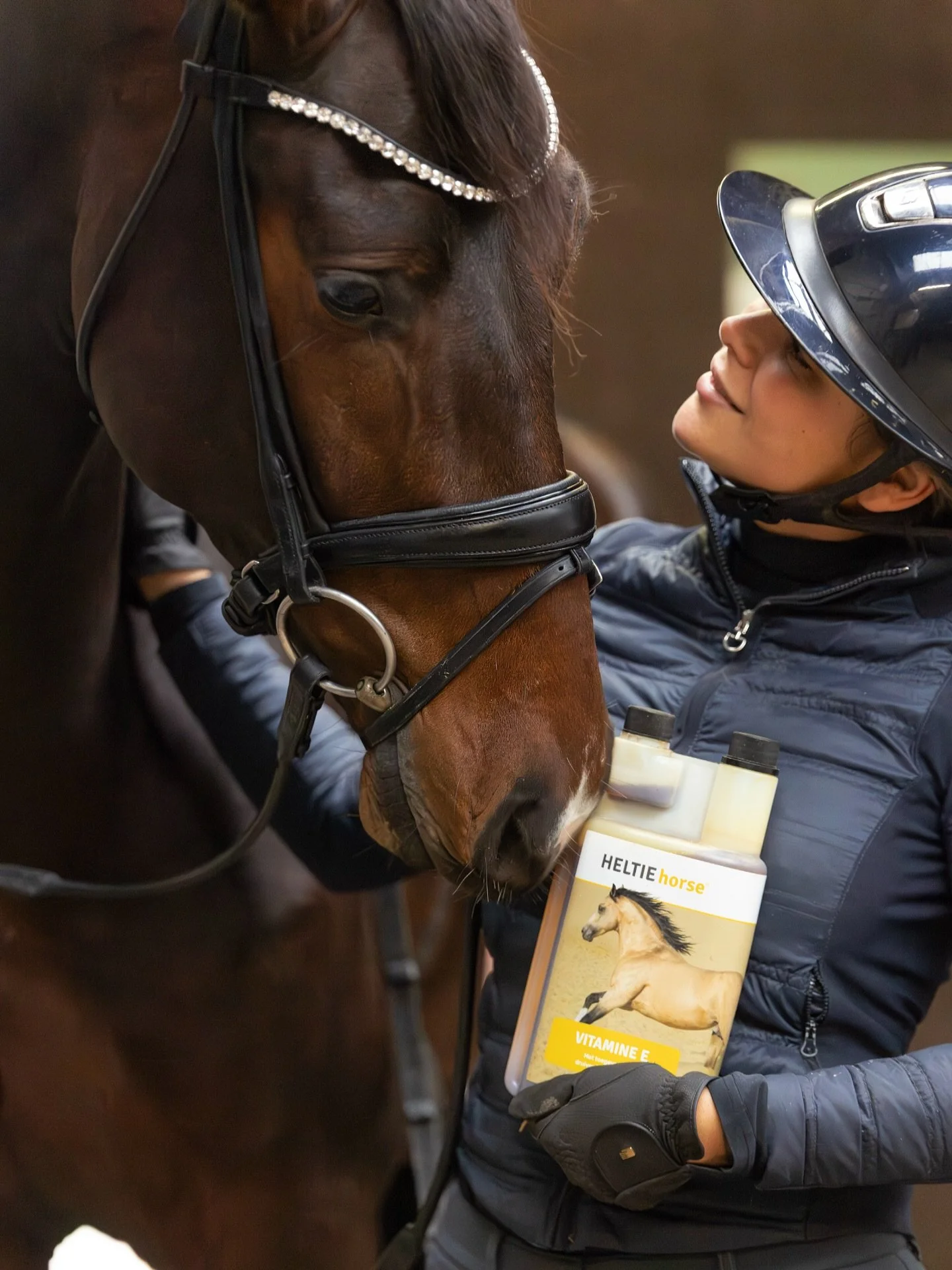 Vitamine E is onmisbaar wanneer jouw paard niet op de weide komt, wist jij dit? 🌿🌱

Vitamine E is namelijk een krachtige anti-oxidant die o.a. spiercellen beschermt tegen de invloeden van vrije radicalen. Daarnaast ondersteunt vitamine E het afweer