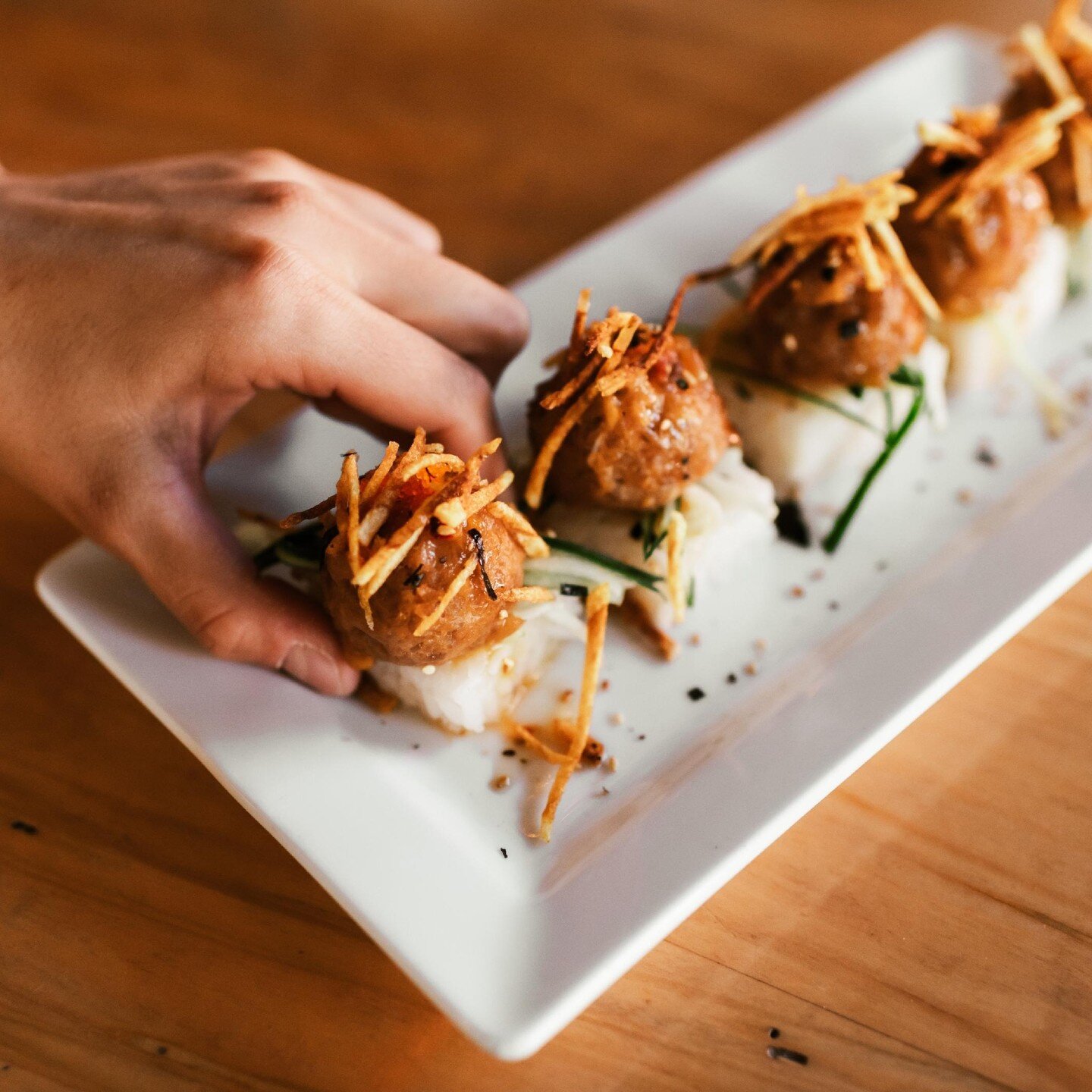 Get ready to spice things up with the Spicy Tuna Bites at STIR! Made with fresh sushi rice, cucumbers, furikake, sriracha wonton crisps, and pineapple sweet chili sauce, this dish is the ultimate fusion of flavors.
.
.
.
.
. 
#food #foodie #instafood
