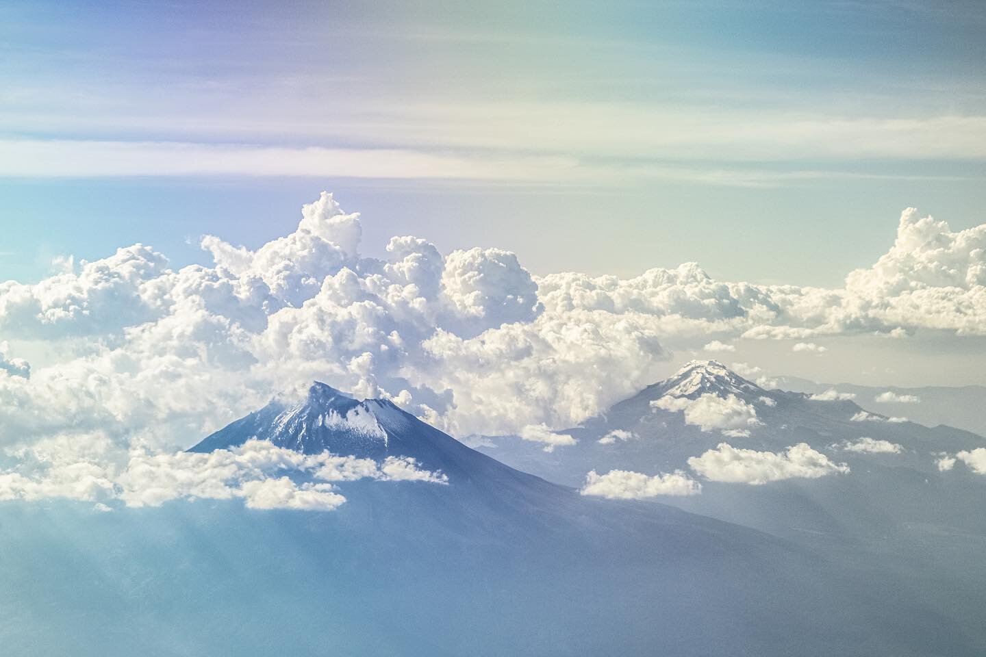 Popocat&eacute;petl e Iztacc&iacute;huatl.
Volcanes desde los l&iacute;mites de la troposfera en el cielo mexicano 🎥

Estudiando los volcanes conoci&eacute;ndolos desde todos sus &aacute;ngulos.

Pronto les mostrar&eacute; t&eacute;cnicas de fotogra