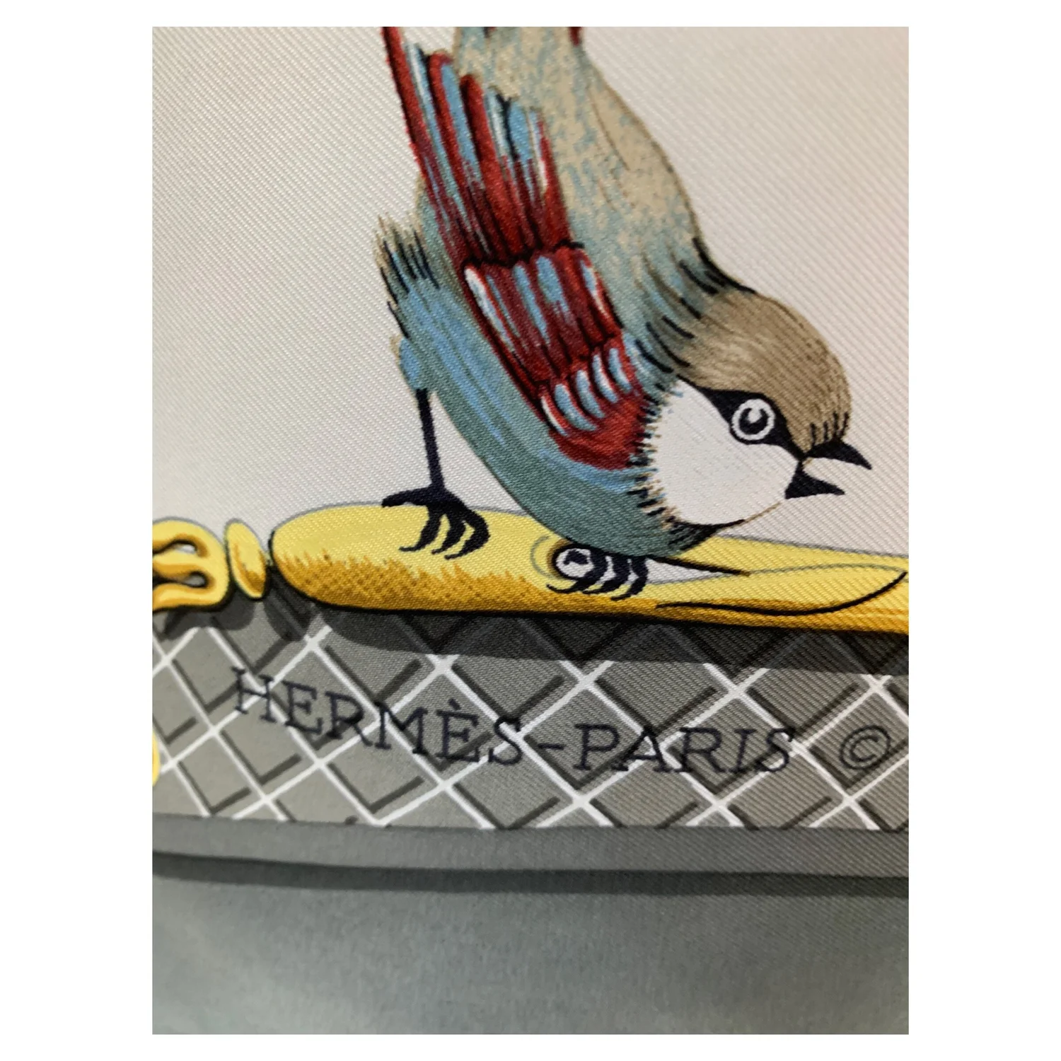 HERMES LA CLÉ DES CHAMPS スカーフ The Hermès La Clé des Champs: A Chic Escape – The World of