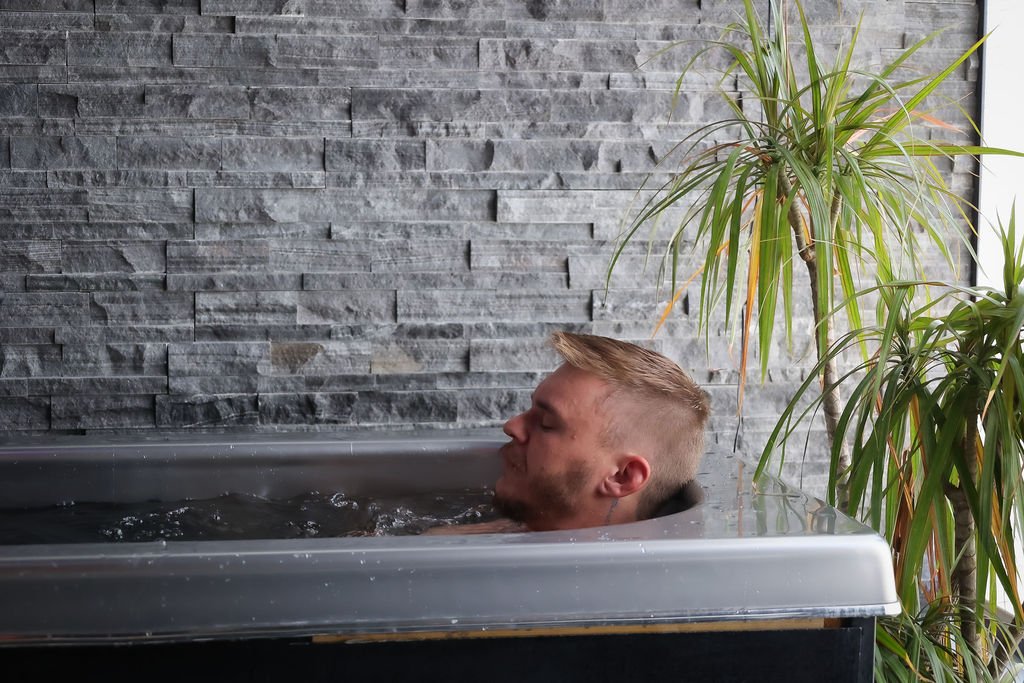 Ice Bath, Infrared Sauna, Red Light Therapy, & More | Best Wellness ...