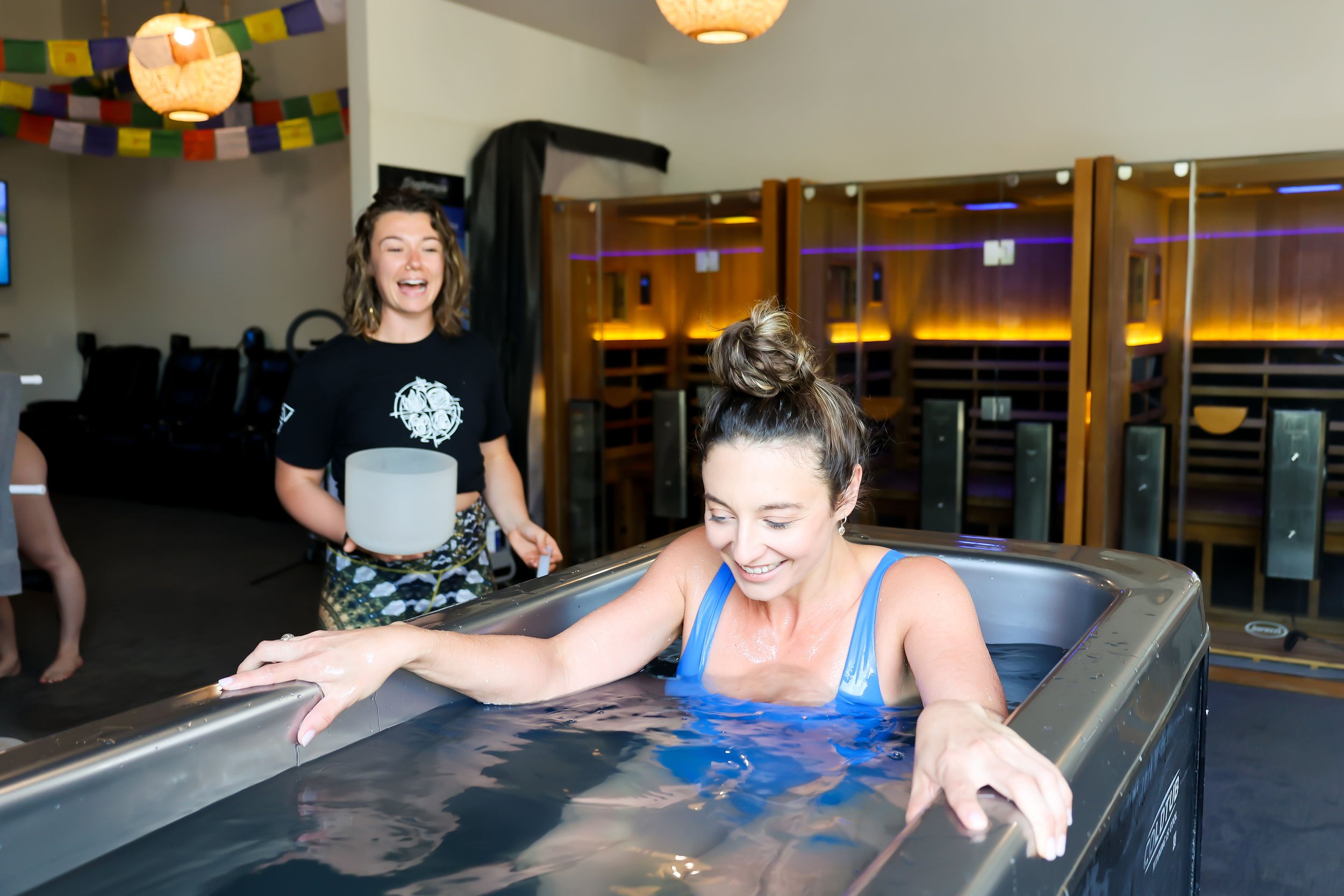 What are the benefits of the ice bath? -  Frozinitiativehealth -  blood circulation - temperature - wellness - relaxation - diseases -  physiotherapy - cryotherapy - immune system - improves - benefits 