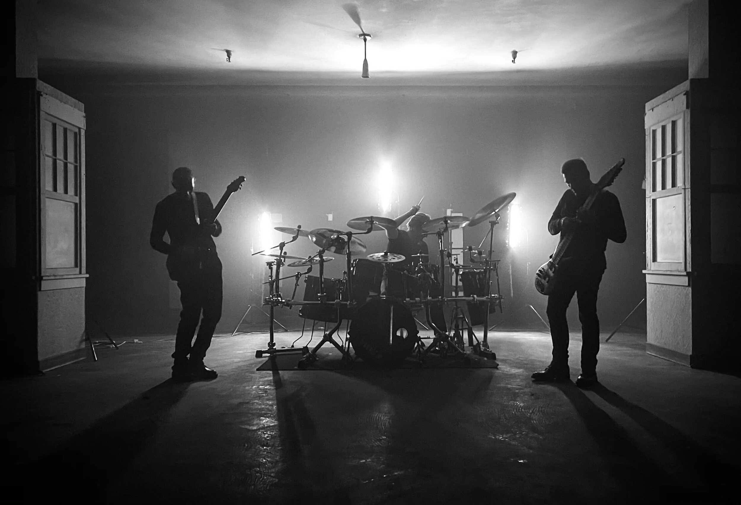 Aziola Cry Video Premiere