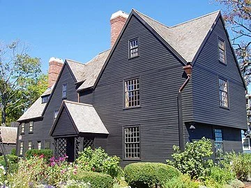Savor Salem: Waterfront Walking Tour and Drinks & Bites Gathering