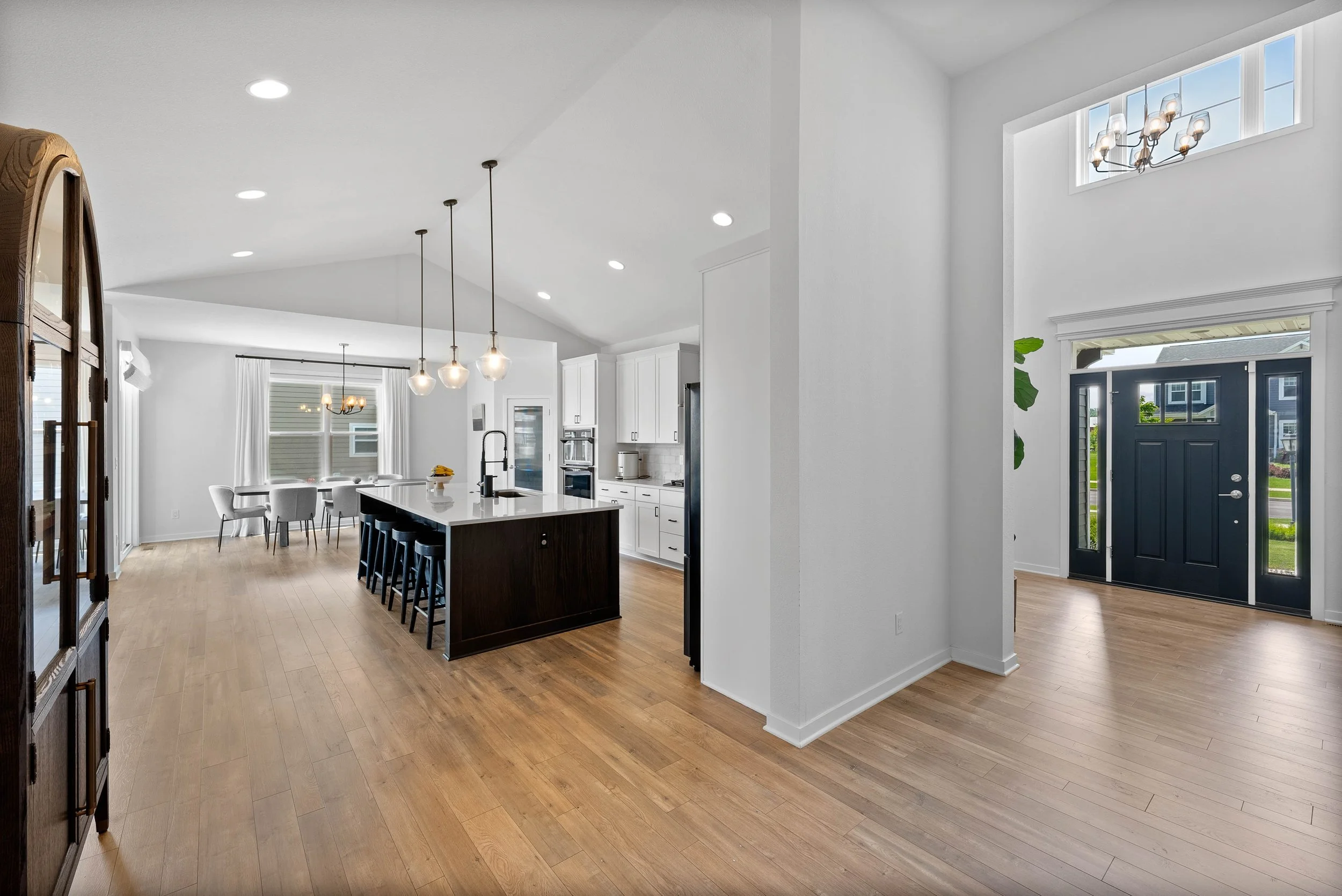 Kitchen Foyer.jpg