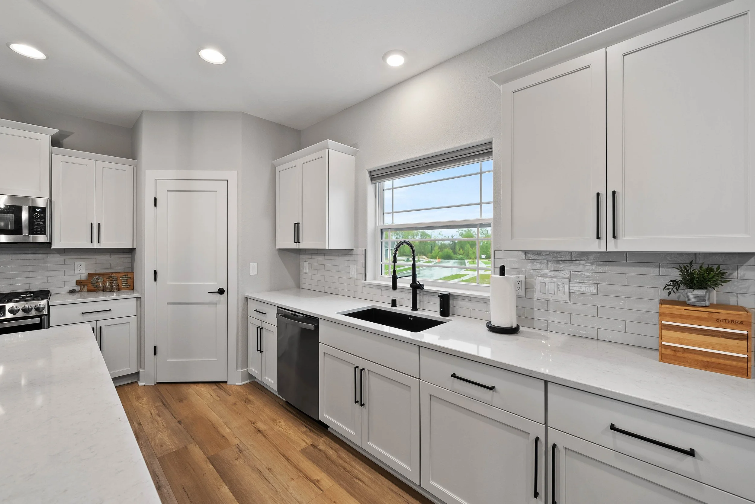 Kitchen (1).jpg