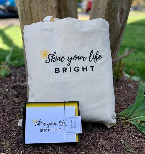 Here&rsquo;s to being your best and truest self and sharing it with the world. 
Here&rsquo;s to being brave enough and loving yourself enough to Shine Your Life BRIGHT🌞

Share our featured gift box to lift up someone who needs the message 💛