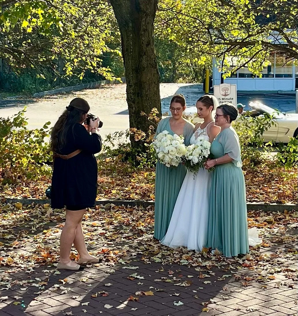 It was a pretty magical day earlier this month for B &amp; T&rsquo;s wedding. What a perfect autumn glow in the afternoon!  Love the dresses and the classic style of their wedding, in a clean white and green palette. Wishing them a happy and adventur