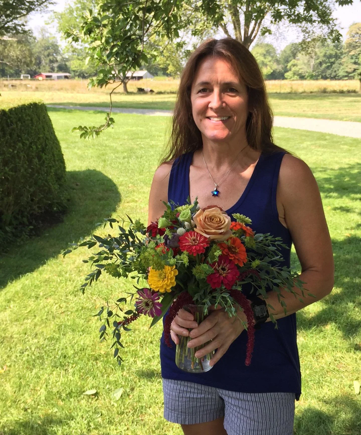 Incoming! 
Please join us at the first of the Craft &amp; Cocktails workshop series at @newenglandbg on Wednesday, July 1, 6-7:30 PM.  We&rsquo;re making a wildflower bouquet using the spiral method, with gorgeous seasonal and locally sourced flowers