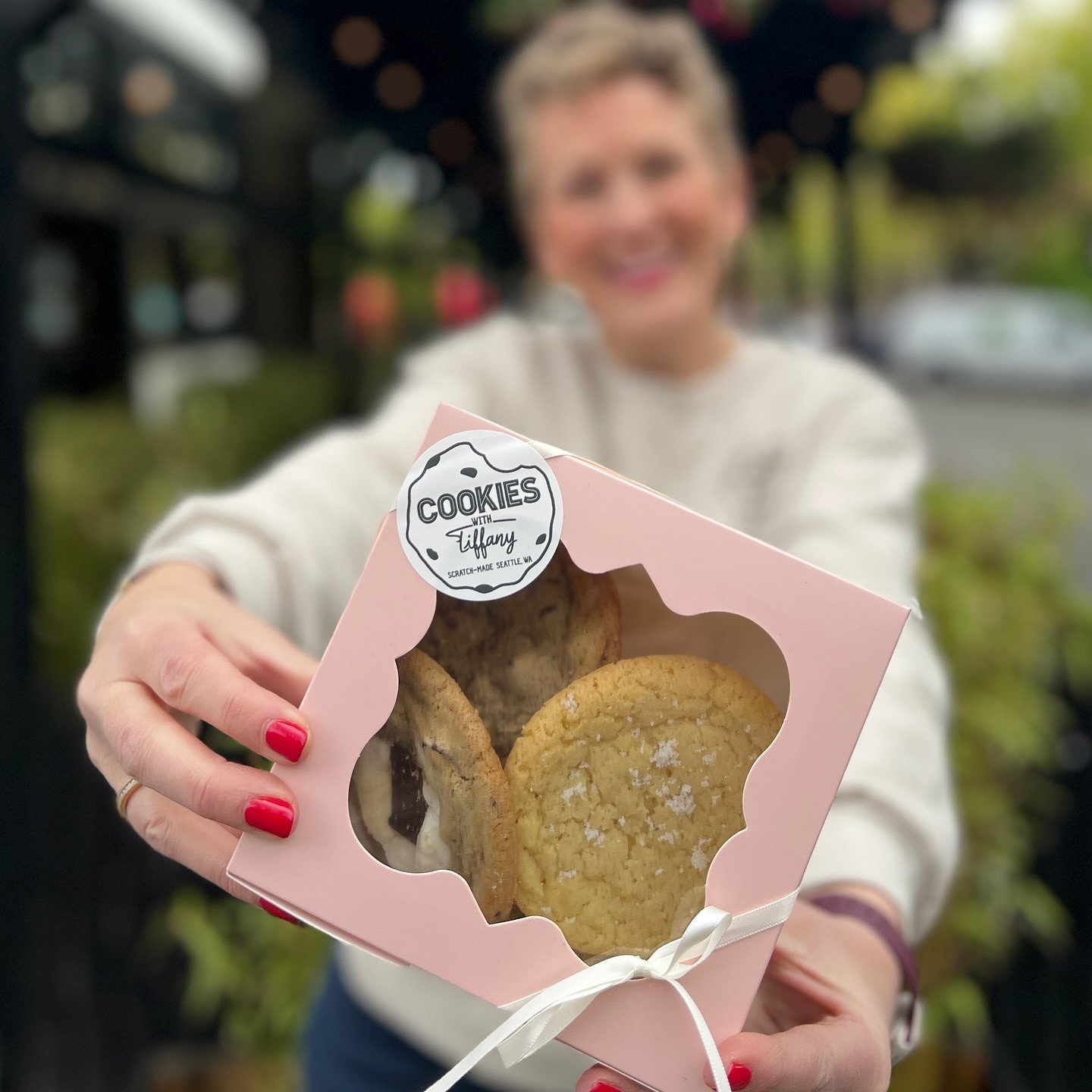 Surprise mom with a delicious treat this Mother&rsquo;s Day 🍪❤️✨

With Nationwide shipping (and the option to include a printed personalized message), you can have our cookies shipped directly to mom (or that motherly figure in your life). Get your 