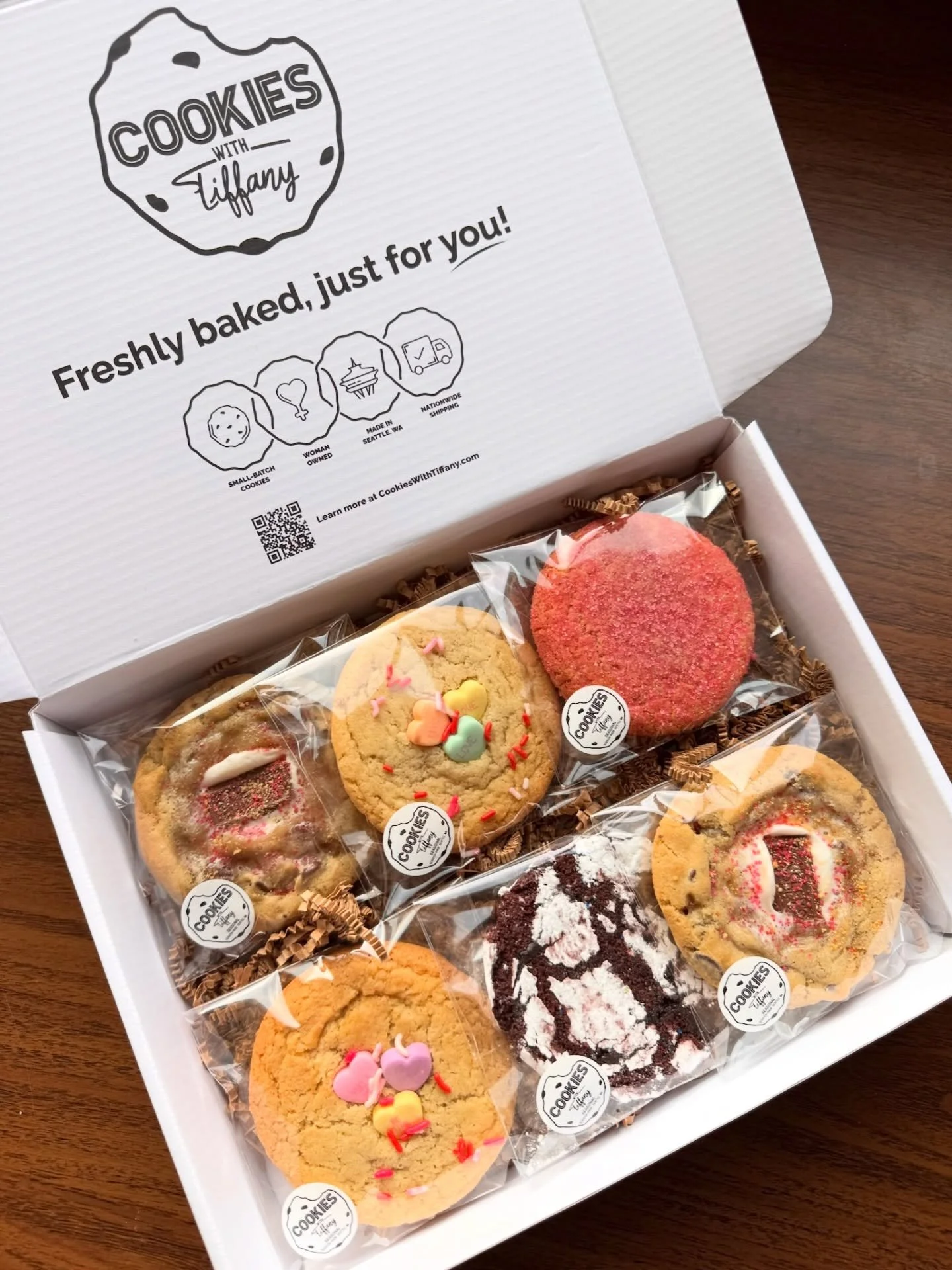 💕 Looking for a tasty last minute gift idea 🎁 We&rsquo;ll be hanging out at Rainier Square today 11a - 1p with a limited supply of six-packs, perfect for an afternoon treat, sharing with your co-workers, or surprising your lucky valentine 🍪 ✨

And