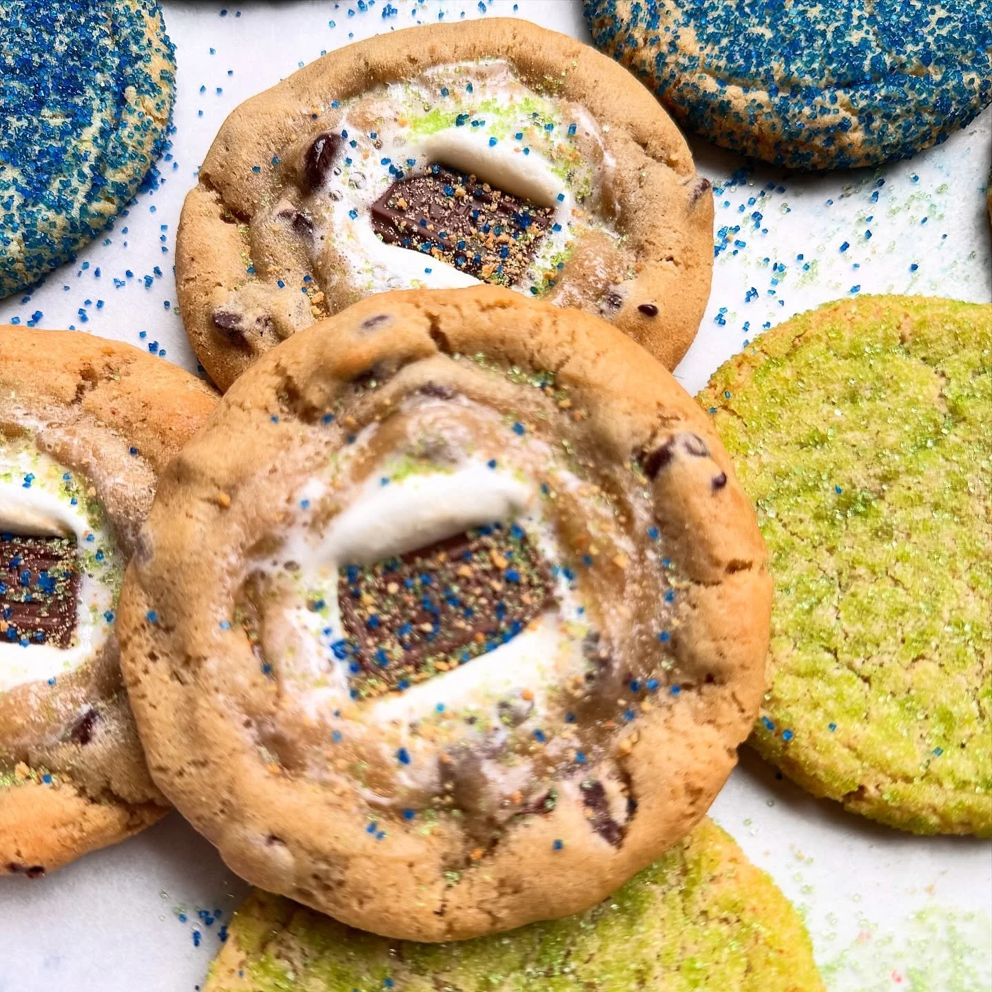 Preorder your 12th Man cookies and get ready for The Big Game 🏈 💙 💚 

Cheer on the Hawks with our limited-edition 12th Man Cookies, available for preorder through Feb 5th for pickup on Sat Feb 7th 🙌

You&rsquo;ll enjoy a festive mix of blue &amp;