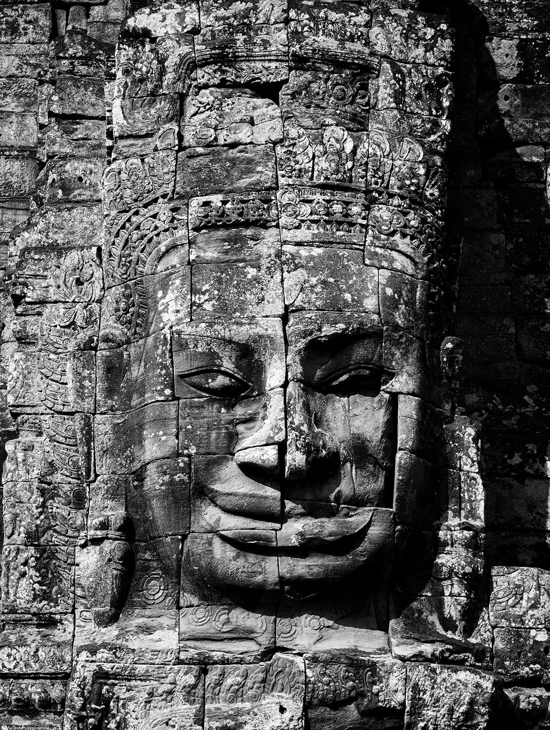 Ankor Thom Head B&W thumb.jpg
