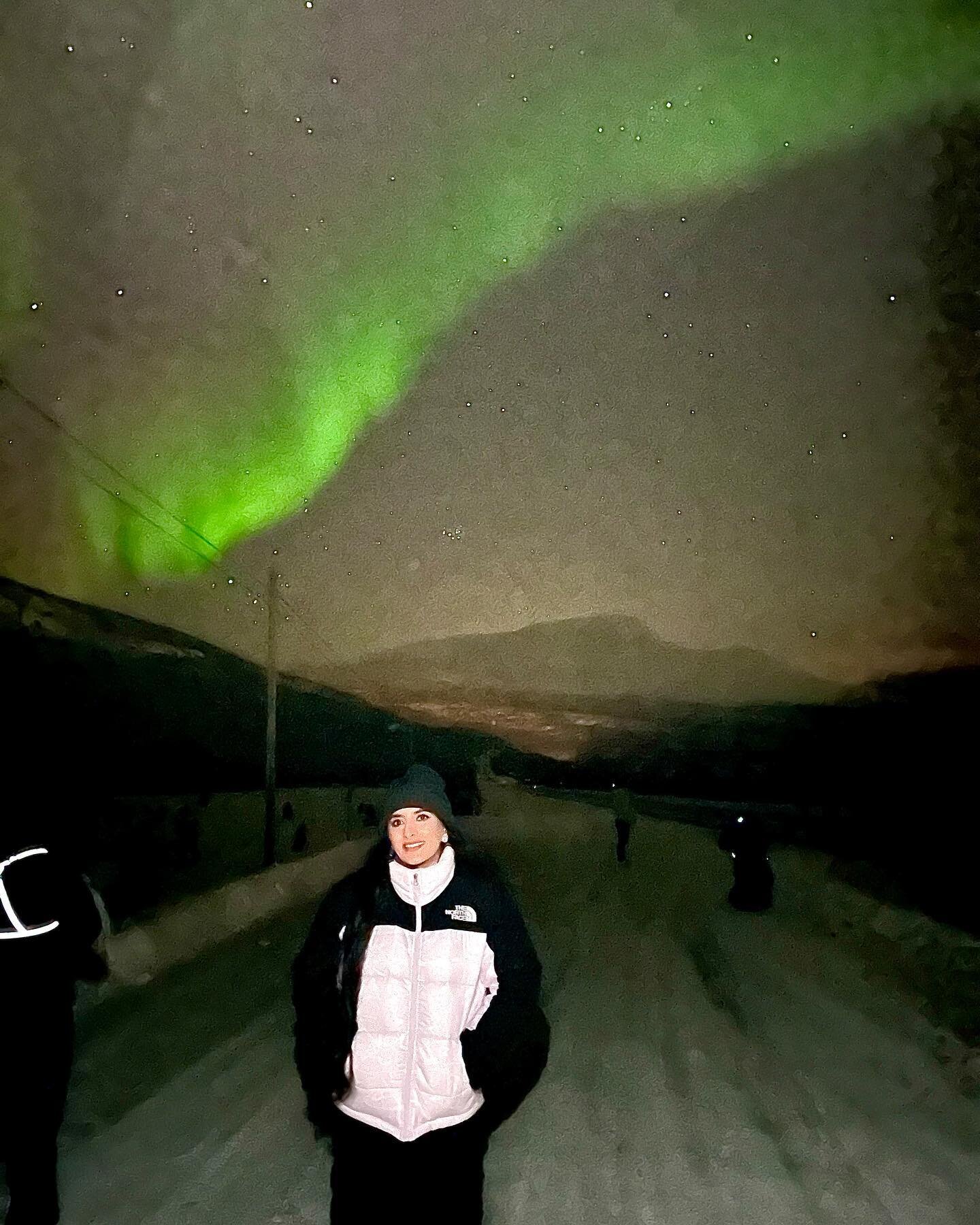 A post dedicated to the Northern Lights, which we were lucky enough to see almost every day of our trip, even with all the light pollution in the city centre 🤩💚

On Day 1, we stared at what we thought were grey-ish clouds, that came out green throu