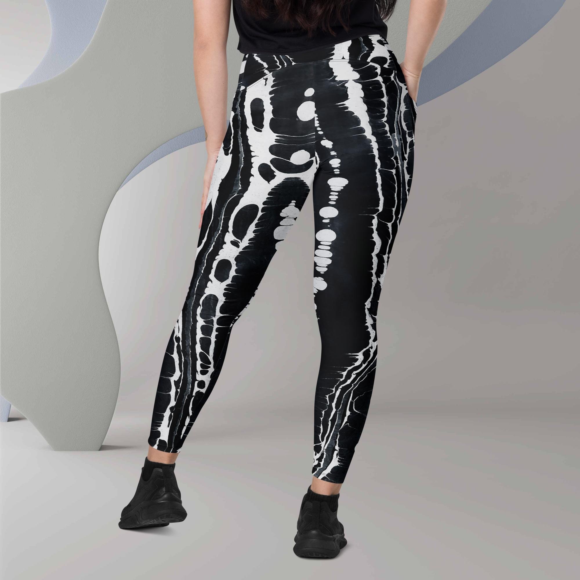 Crossover leggings with pockets