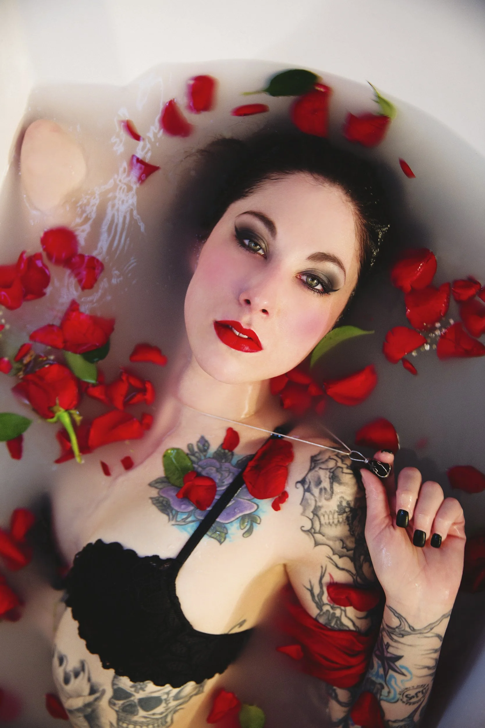 christiana-catharina_crystal-compliment_flower-tub_magick-&-macabre_renee_10.jpg