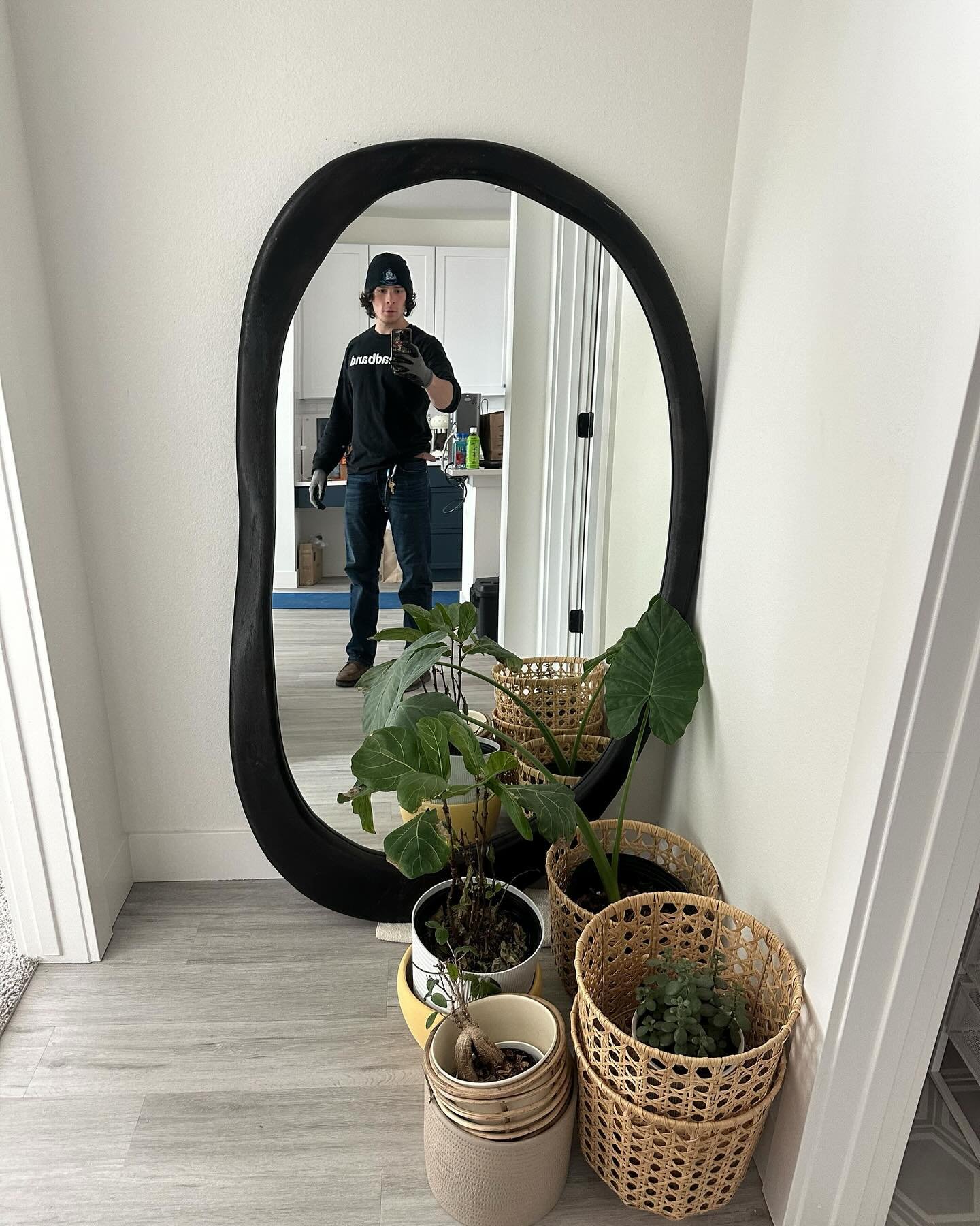 We move mirrors like we&rsquo;re transporting the Mona Lisa&mdash;slow, steady, and with extreme fear of bad luck.

7 years if we break it? Nah, we&rsquo;ll just retire.

But seriously, we wrap &rsquo;em up tighter than a burrito at Chipotle.

No cra