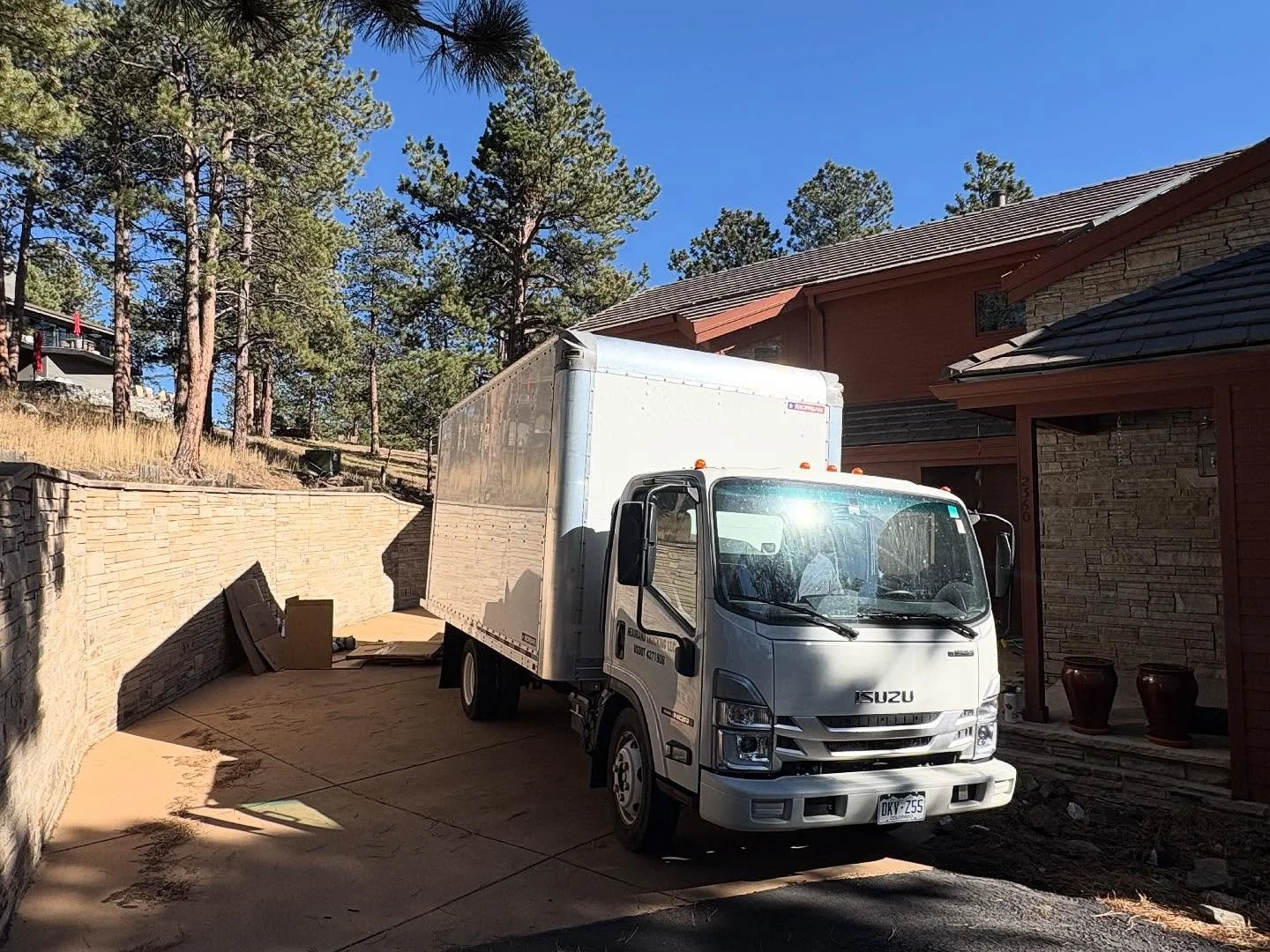 Headband Movers is your trusted local moving partner in Golden, offering full-service residential and apartment moves. Our veteran-owned, licensed, and insured crews provide stress-free moving experiences across the foothills and neighborhoods of Gol