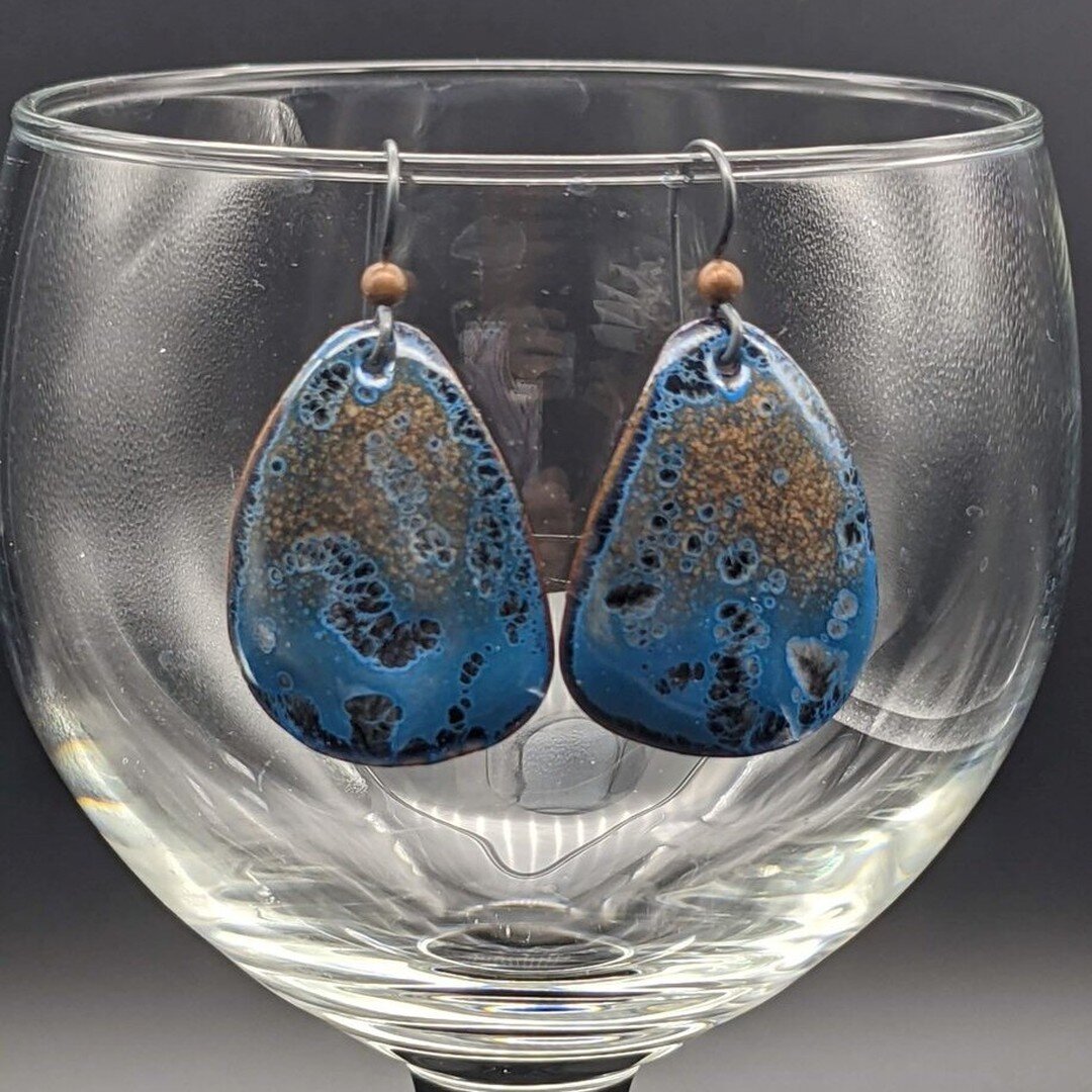 Denim blue crackle enameled copper earrings on surgical hypo-allergenic Niobium wires pair perfectly with your favorite jeans, $32. #jewelry #jewelrygifts #copperjewelry #christmasgifts #earrings #copperearrings #sundancejewelry #swjewelry #sundances