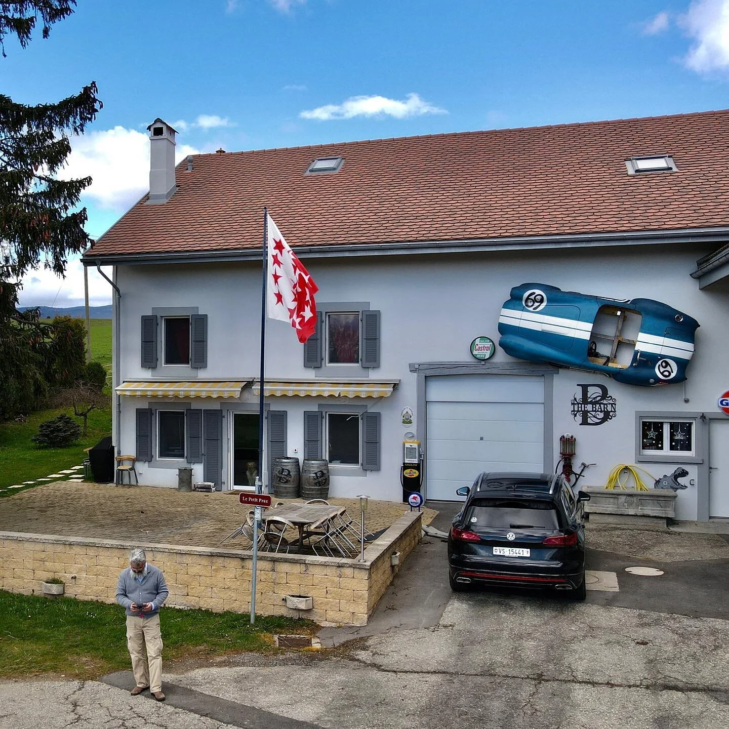 🚀 Learning to #fly 🚀
Le Bar&rsquo;n a investi! Dor&eacute;navant, nous pourrons suivre nos vir&eacute;es du #ciel gr&acirc;ce &agrave; l&rsquo;acquisition d&rsquo;un #drone !🔥🔥
Bon, c&rsquo;est pas tout &ccedil;a, mais faut apprendre comment &cce