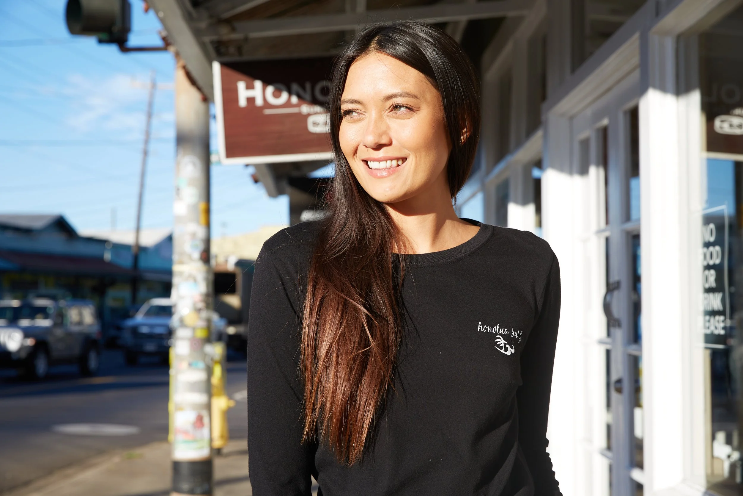 HN_221_Hobson_JohnelleAnderson_AHJZT00113-OFB SHAKA FLORAL LS.0005.jpg