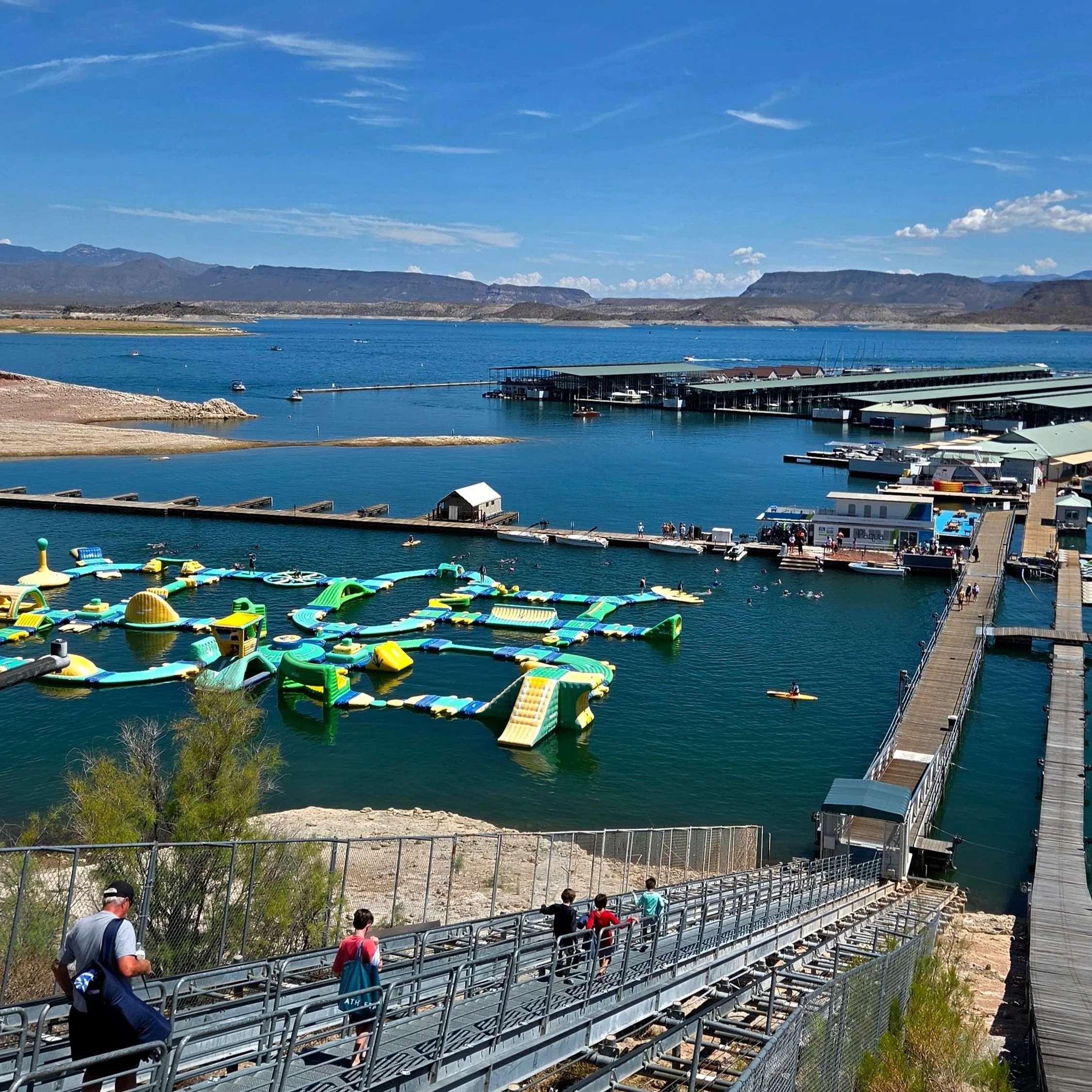 Lake with boats, jet skis and kids activities