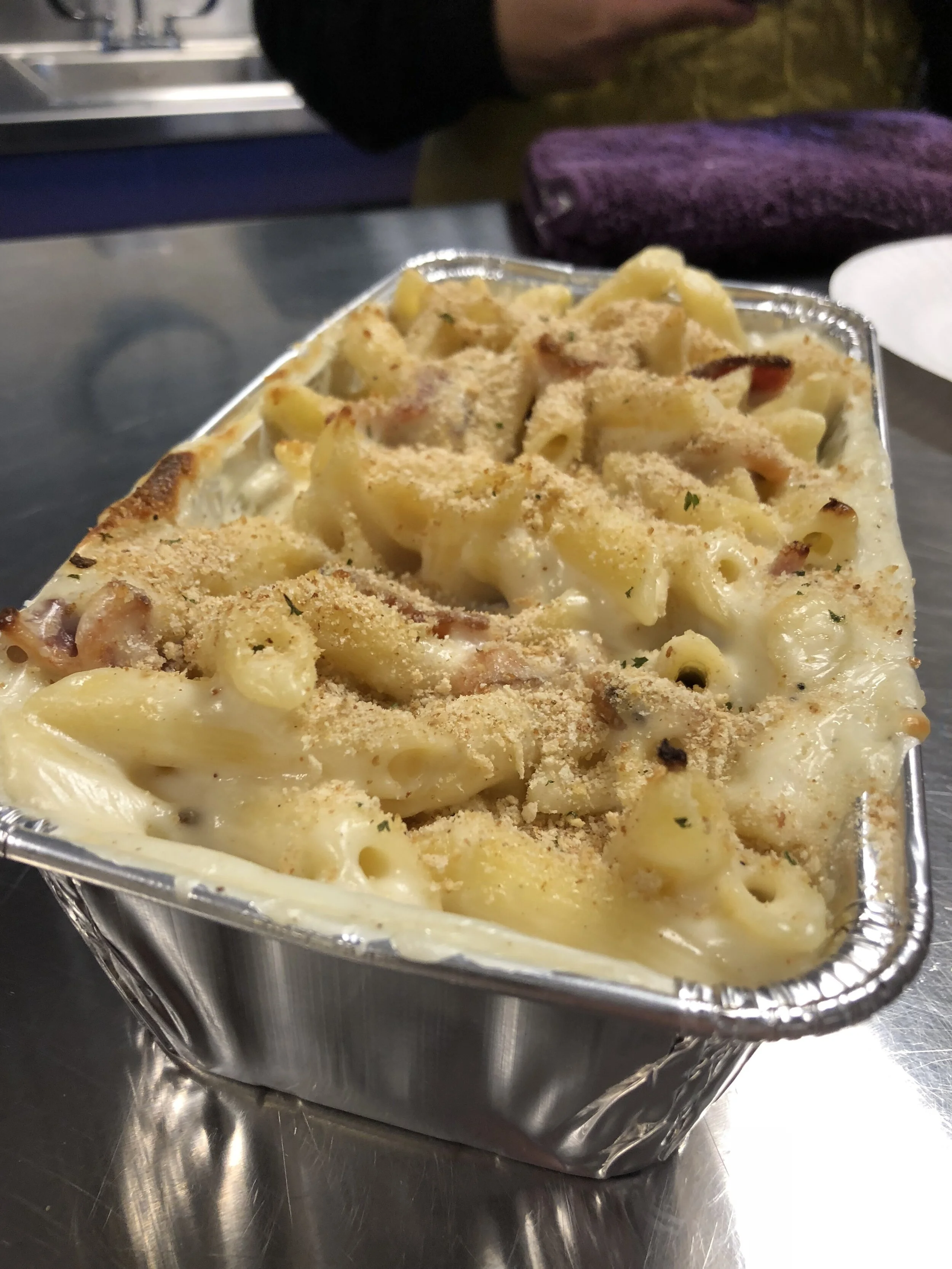 Bacon Mac n' Cheese with Breadcrumb Topping