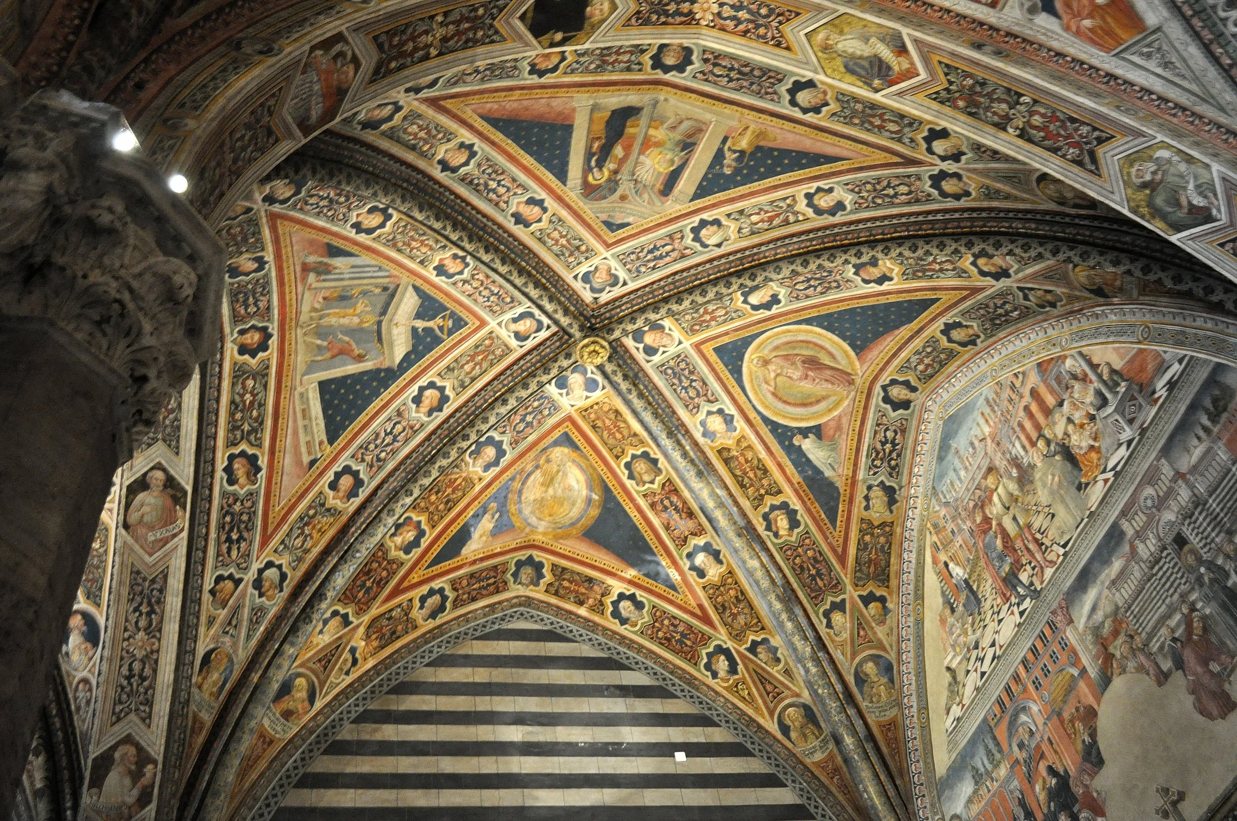 2025 - 12 - 416 Capodanno a Siena.JPG