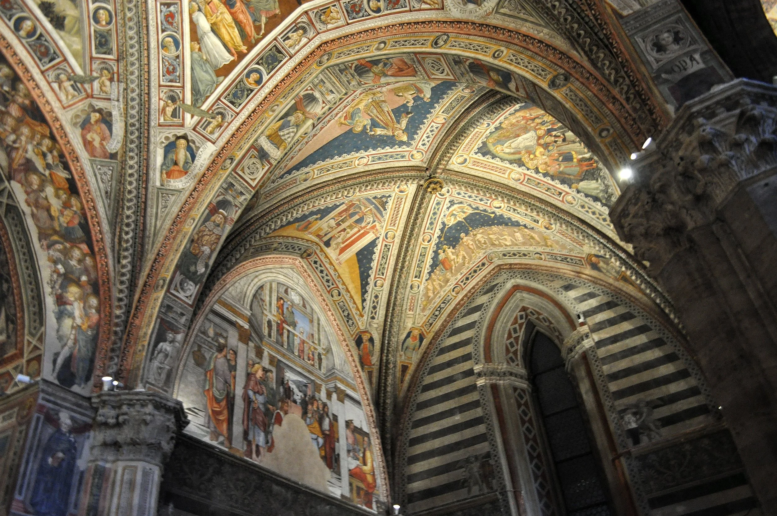 2025 - 12 - 403 Capodanno a Siena.JPG