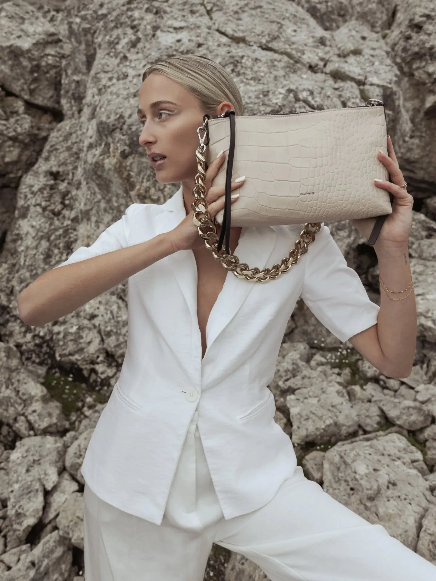 Monochrome Mountain Moments 
@annalena__gasser with our Sveja Bag 
Photographed by @mirkostrozzega 
August 2025
Dolomites 
#svejabag #profanterbags