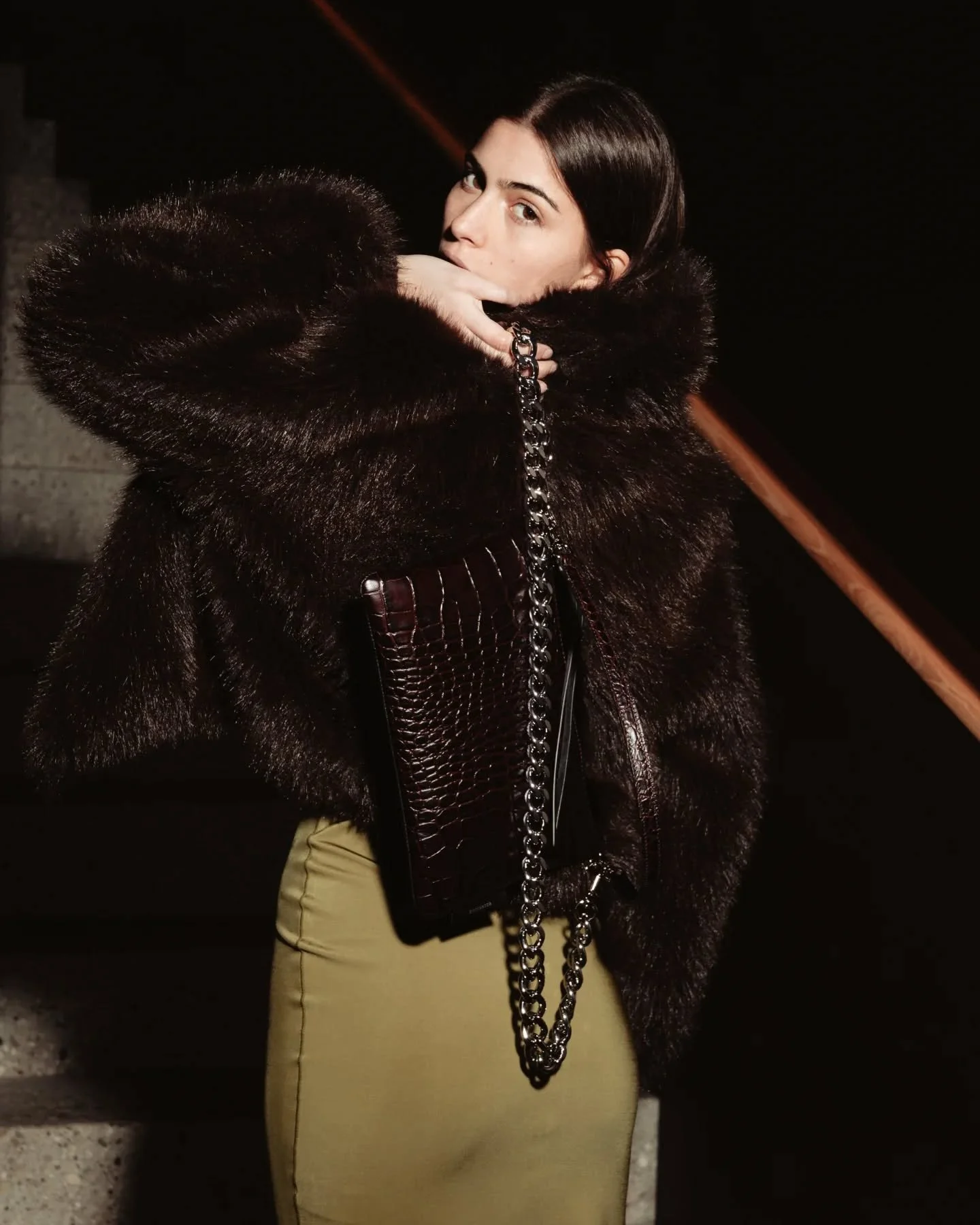 FALL WINTER 25 
@pichler.lee WITH OUR JUNA, TESSA AND LINN BAG 
PHOTOGRAPHED BY @mirkostrozzega 
APRIL 2025
BRIXEN 
#ProfanterFW25 #profanterbags