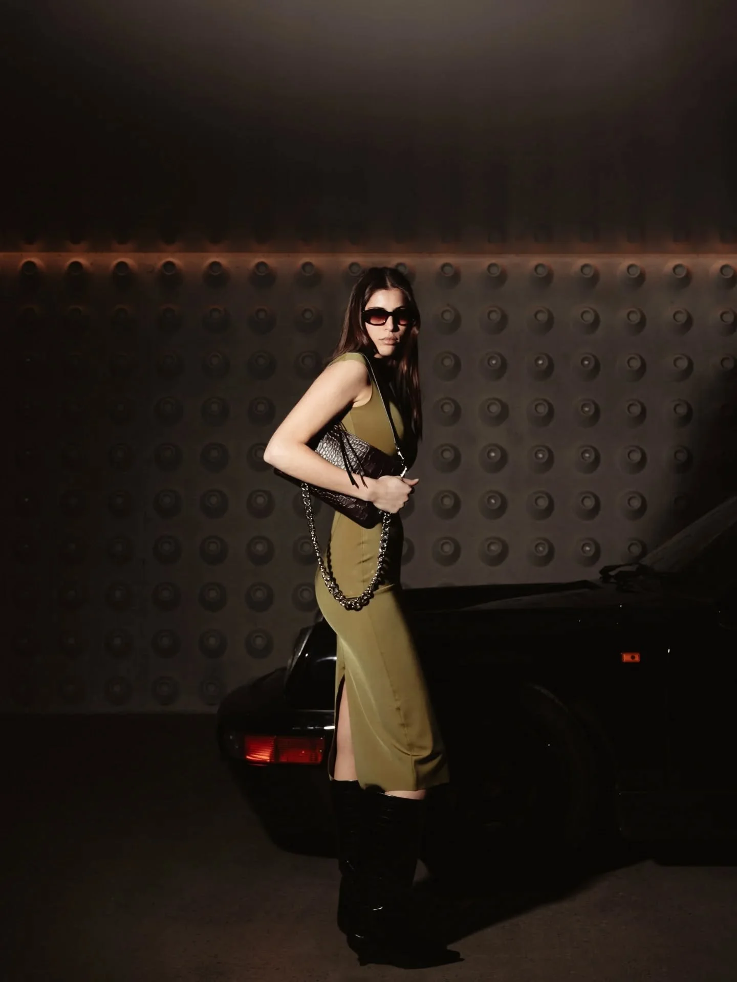 FALL WINTER 25 
@pichler.lee WITH OUR TESSA AND LINN BAG 
PHOTOGRAPHED BY @mirkostrozzega 
APRIL 2025
BRIXEN 
#ProfanterFW25 #profanterbags