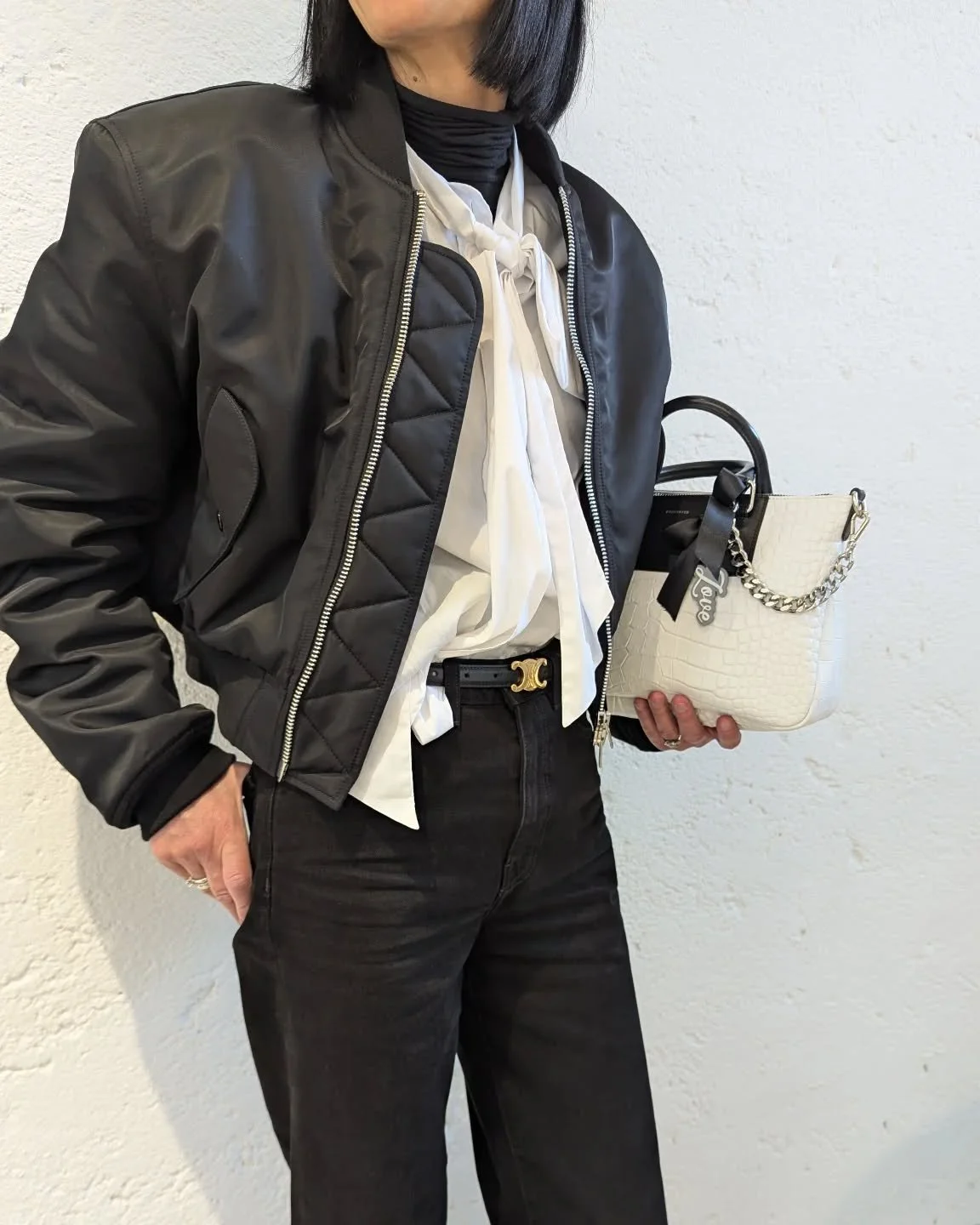 White bag season loading &ndash; our new Liv Bag in croc embossed leather
#livbag #profanterbags