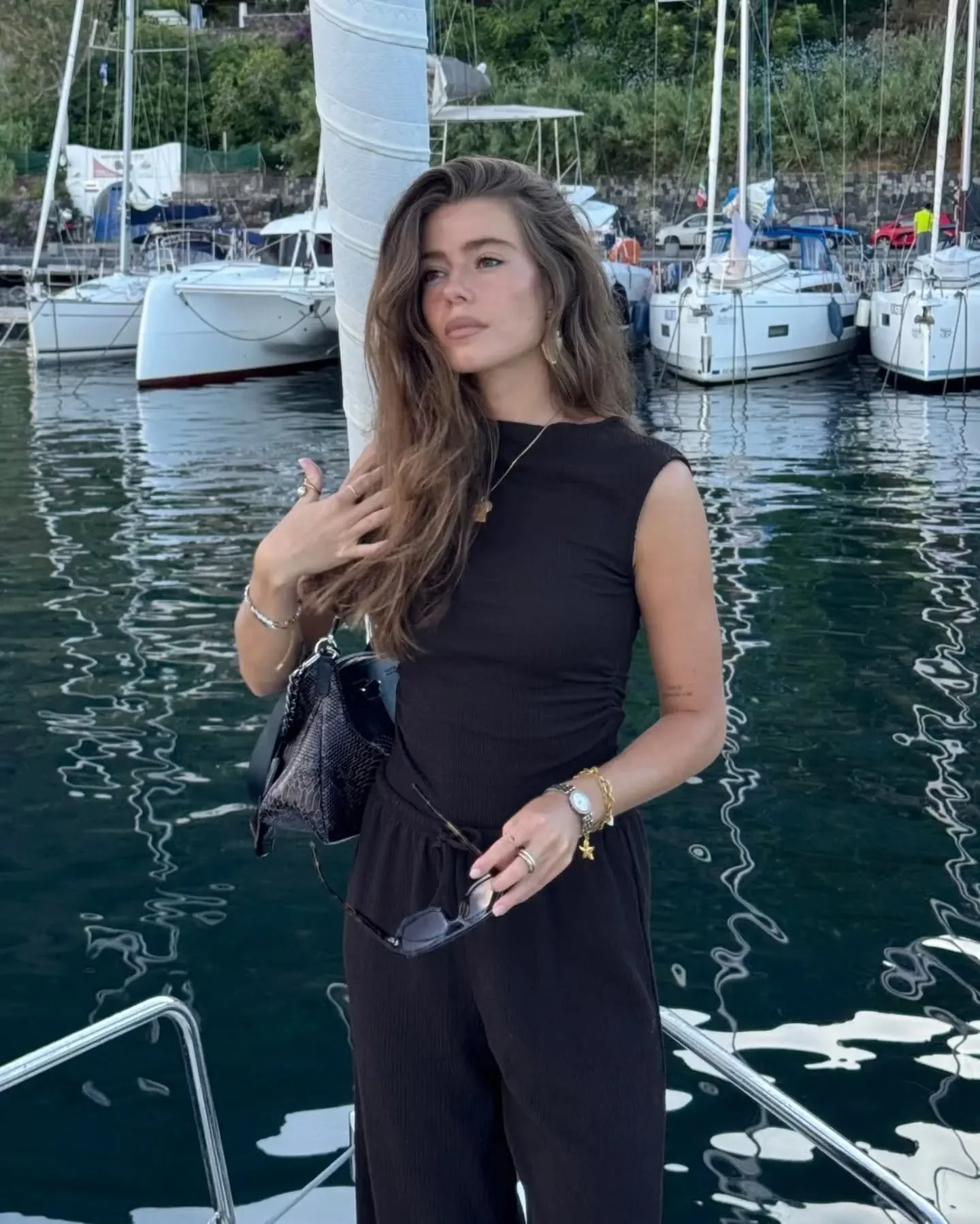 The bag that completes every look &ndash; our Liv bag styled by beautiful @evelyn.hfr 
#ProfanterBagGirl #livbag #profanterbags