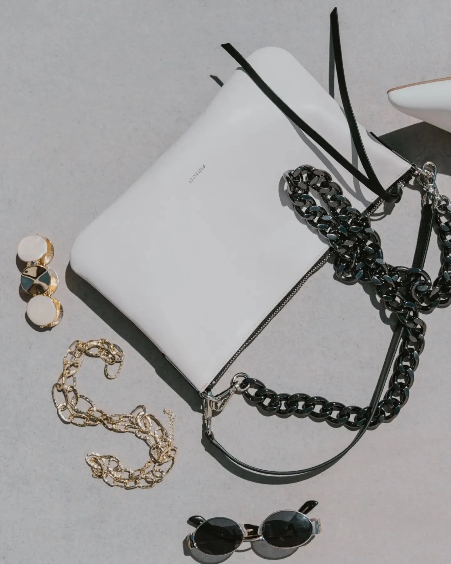 Your holiday wardrobe starts with a white Tessa bag 
#tessabag #profanterbags