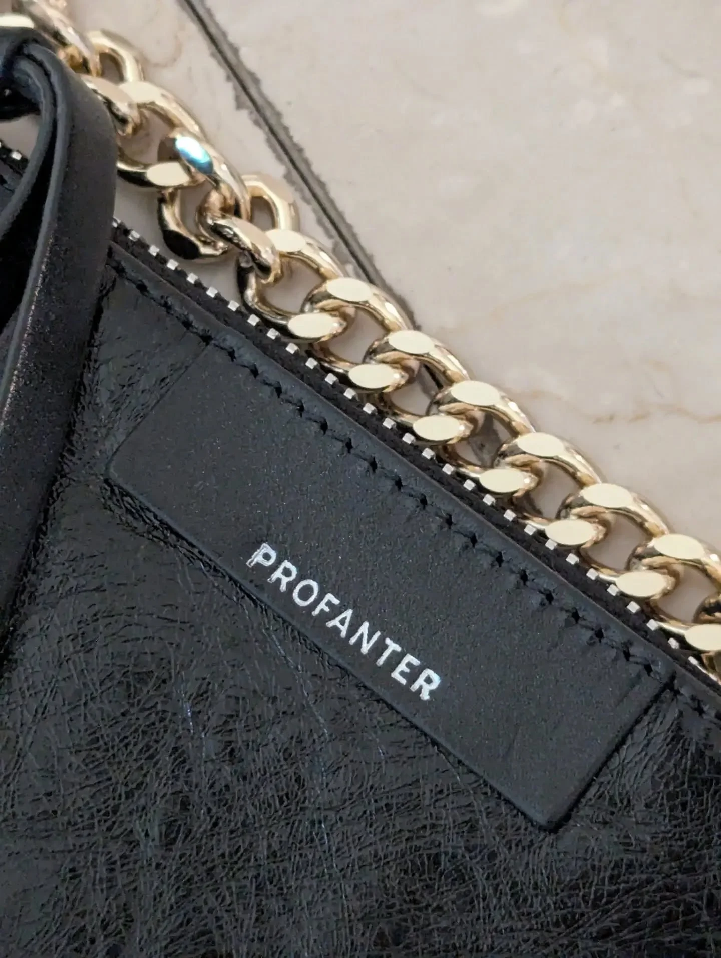 A focus on our new mini bag Nele 
#nelebag #profanterbags