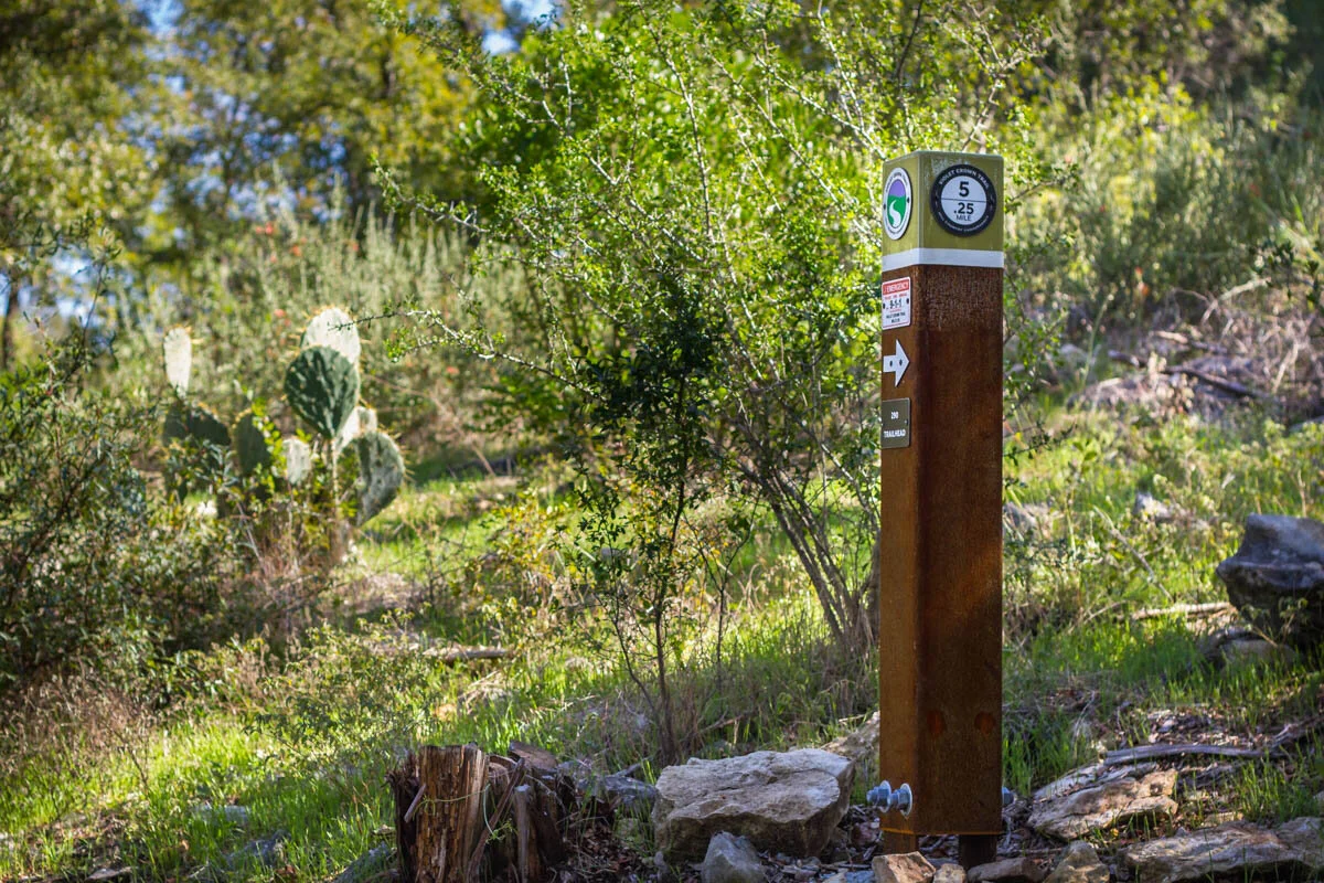 PROOF_1511_derekmizner_violetcrowntrailmarkers-4.jpg