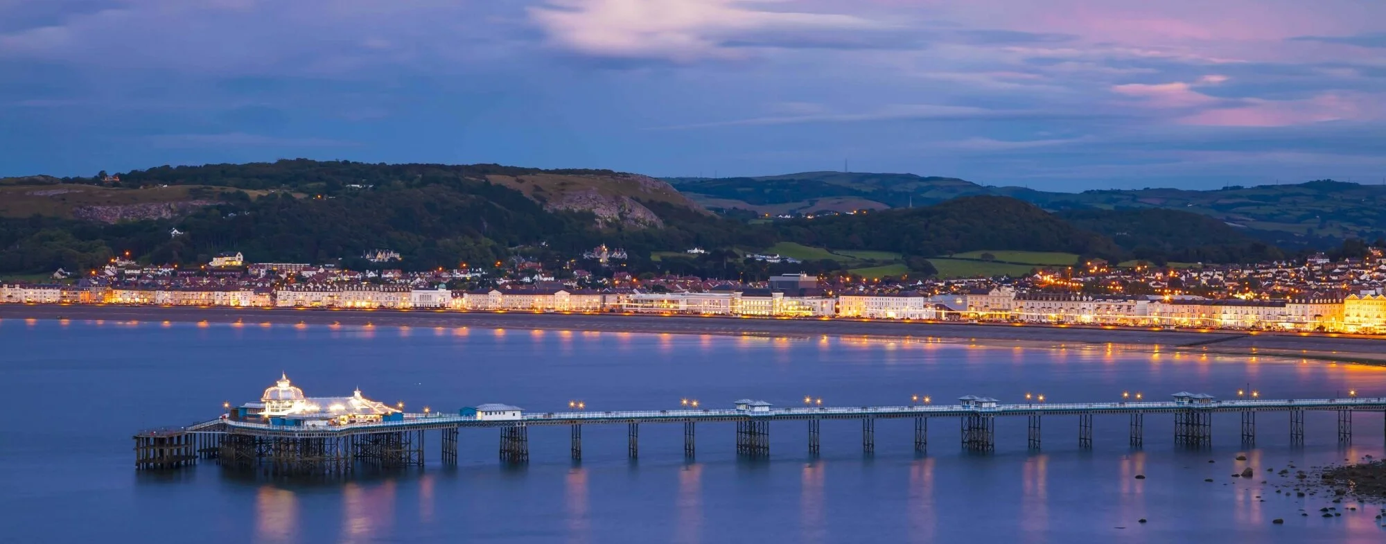 Llandudno-at-night_1665f4664ed70323df659f3eaea1768a.jpg
