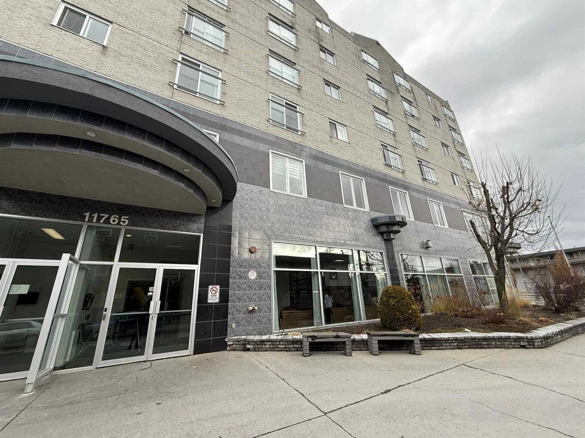 11765 1re Avenue, local A, Saint-Georges, Chaudière-Appalaches
près de 118è Rue À LOUER

1872 pi² - Emplacement stratégique! Découvrez une belle opportunité d'affaires avec ce spacieux local commercial de 1872 pieds carrés, idéal pour accueillir votr
