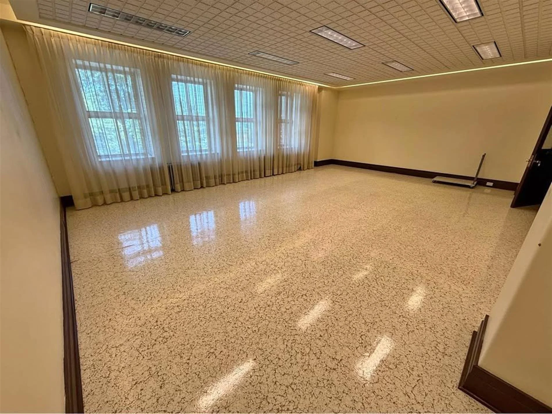 6670 Rue St-Louis-de-France, local 115, Lévis (Desjardins), Chaudière-Appalaches
près de Rue Saint-Omer À LOUER

Salle 28' x 20' avec une fenestration généreuse. Baux à long terme 1000$/mois + taxes. Accès facile prêt de l'entrée principale. Usage de