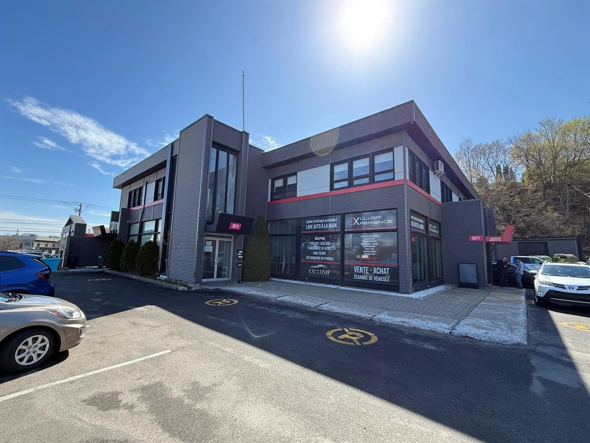 2071-2075 Av. Branly, local 201, Québec (Sainte-Foy/Sillery/Cap-Rouge), Capitale-Nationale À LOUER

Divers locaux à louer situés au 2e étage. Superficies disponibles pouvant être combinées au besoin (589 pc, 890 pc, 1216 p.c. et 1015 p.c.) Belle fene