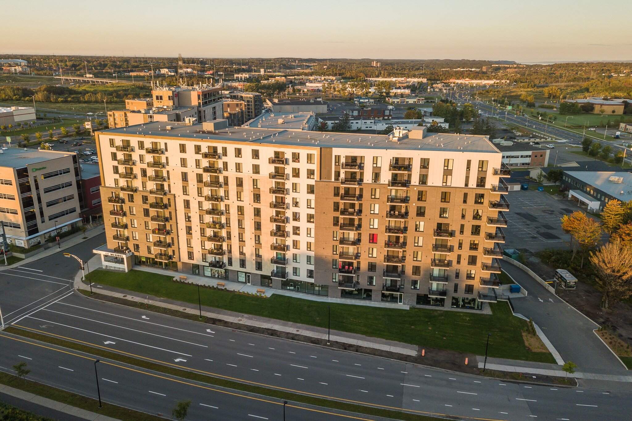 1191 rue de Courchevel, Lévis (Saint-Romuald), G6W 8H1, rez-de-chaussée commercial À LOUER 7100 pieds carrés divisibles