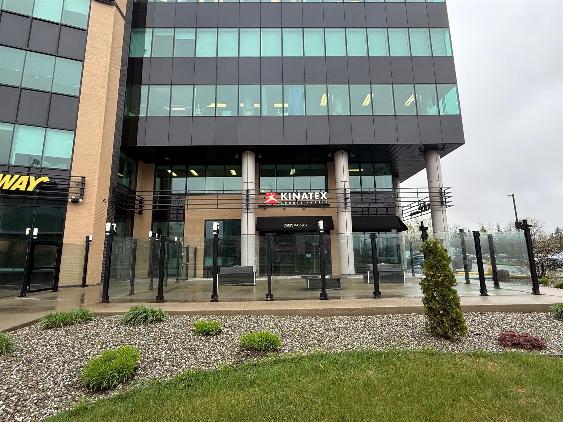 1280 Boul. Lebourgneuf, local 110, Québec (Les Rivières), Capitale-Nationale
près de Boulevard des Galeries À LOUER

Occasion unique au coeur du quartier des affaires de Lebourgneuf Ce local est un véritable repère stratégique au coeur de Lebourgneuf