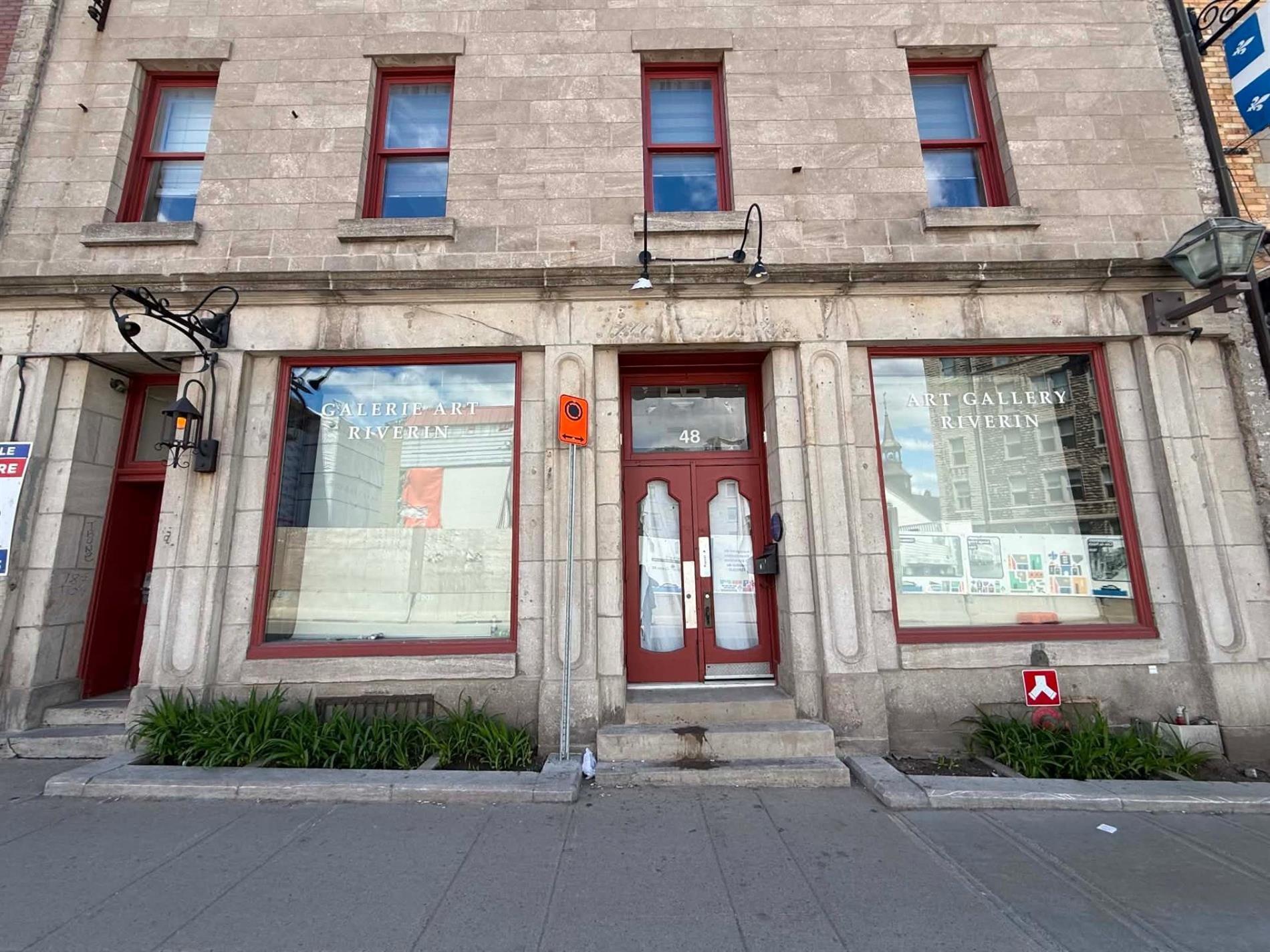 48 Côte du Palais, Québec (La Cité-Limoilou), Capitale-Nationale près de Rue Saint-Jean À LOUER

Local commercial au cœur du Vieux-Québec avec permis de restaurant accessible. Ancien Tim Hortons. Possibilité de hotte de cuisson. Faites-nous part de v