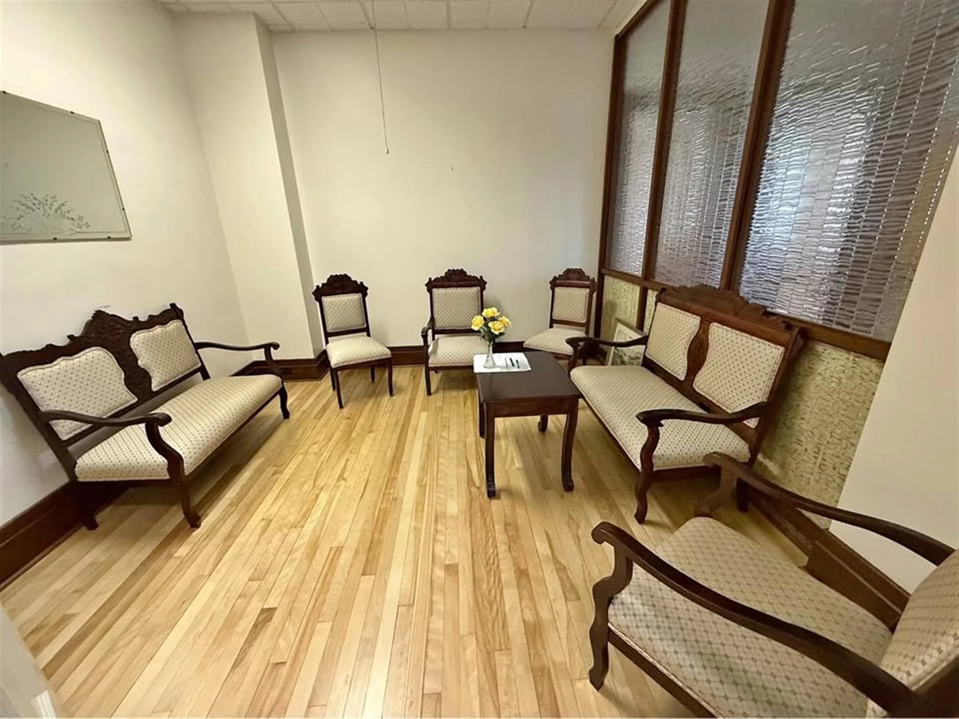 6670 Rue St-Louis-de-France, local 110, Lévis (Desjardins), Chaudière-Appalaches
près de Rue Saint-Omer À LOUER

Espace de bureaux composé de 3 locaux d'environ 12'x14' chacun. Directement à l'entrée de l'édifice. 1500$ par mois incluant énergie. Acc