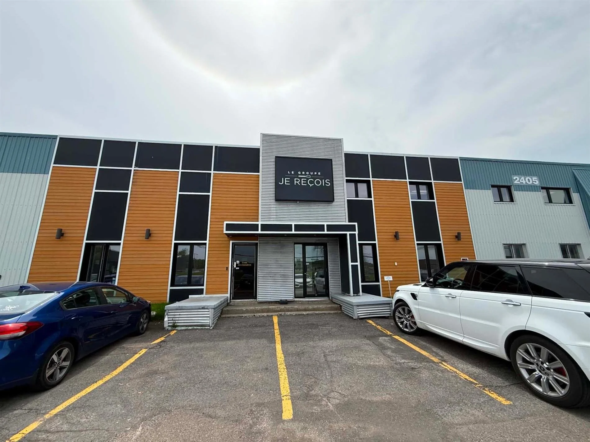 2405 Rue De Celles, Québec (Les Rivières), Capitale-Nationale près de Boul. Lebourgneuf À LOUER

Local industriel alimentaire équipé de chambres froides et congelées, de hottes de cuisson, différents équipements de cuisine et d'un quai de chargement.