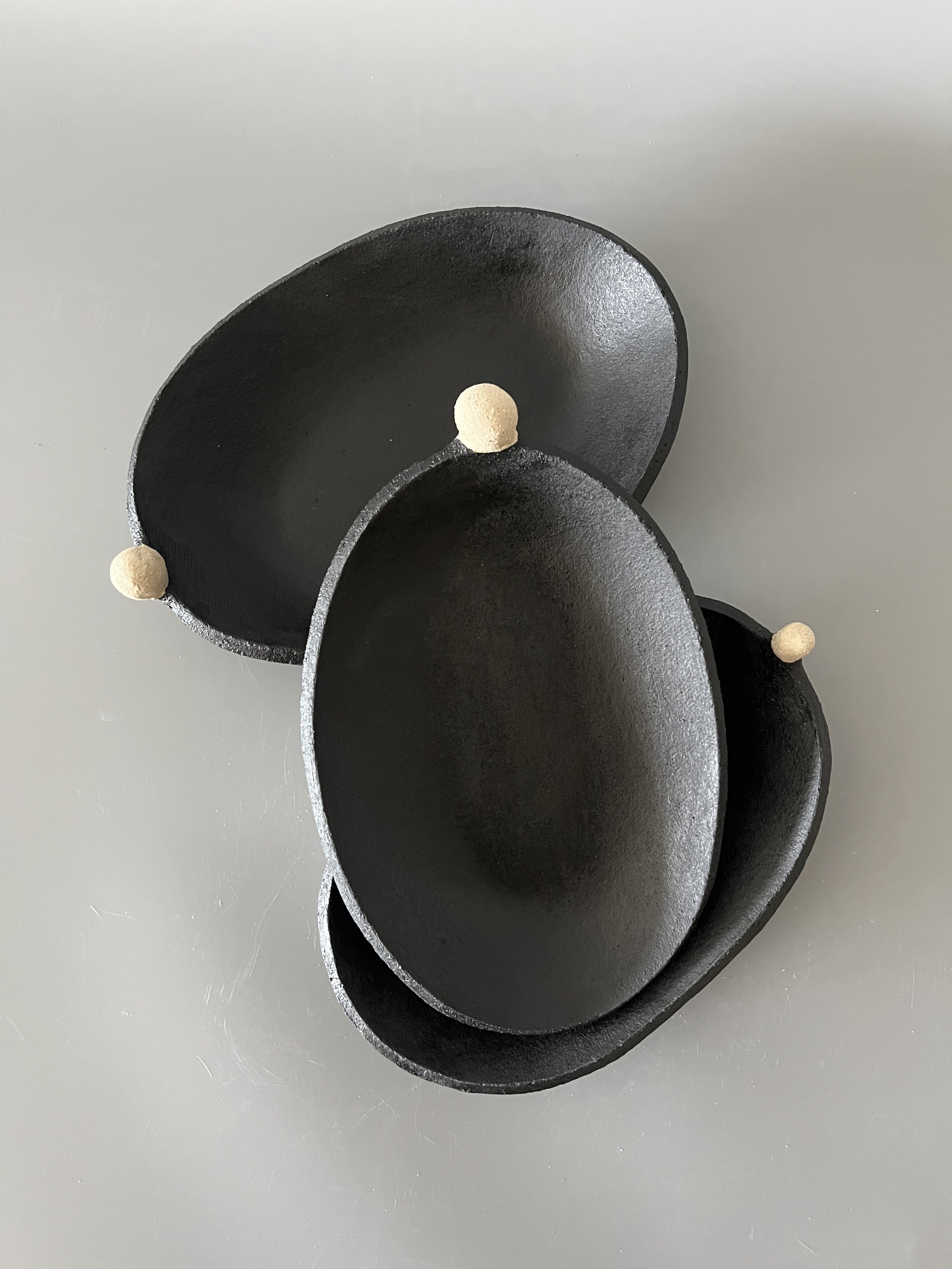 Coal Dot Oval S II