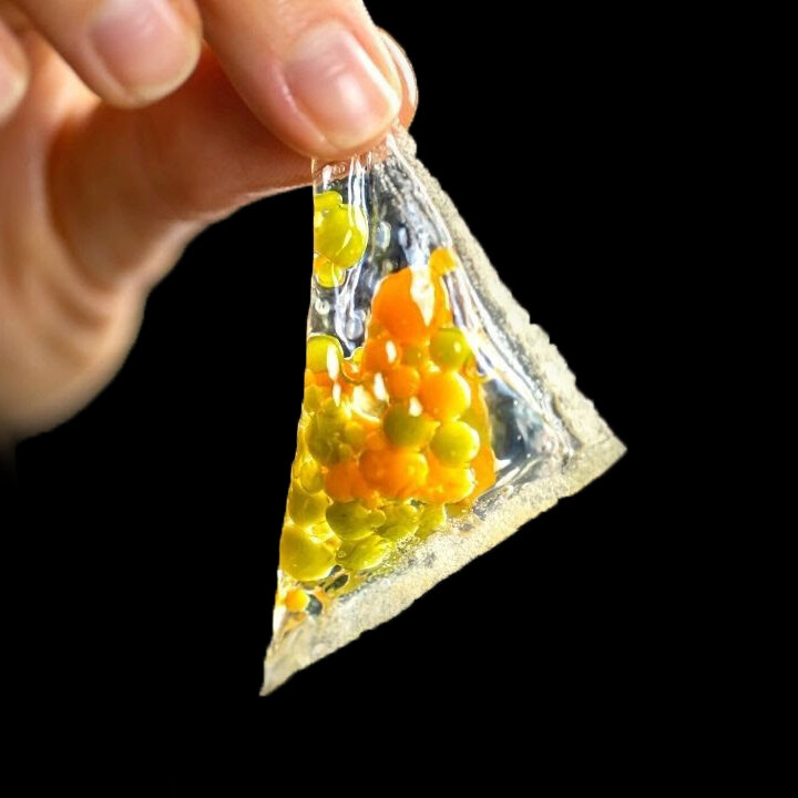 Versatility is Our Middle-NameWe've designed Blate Papes to be a permanent staple in your pantry. Use them to take powders or even impress others by making edible creations! Our papes are the best choice for edible film recipes such as those made famous by Chef Ferran Adrià!Being larger than any other oblate wafer, our square films allow for the widest range of possibilities when using them in preparing, cooking and even decorating various foods and candies!